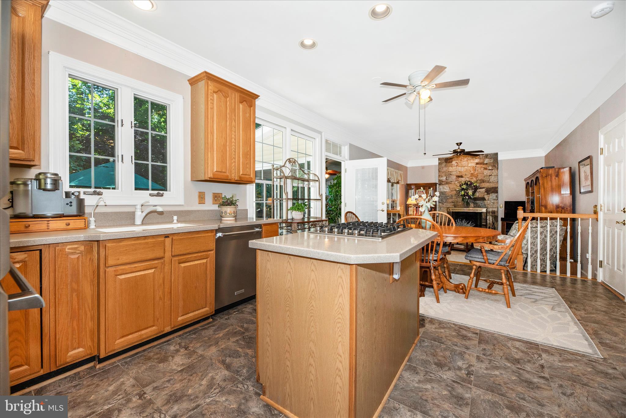 WINDSOR KNOLLS - Residential