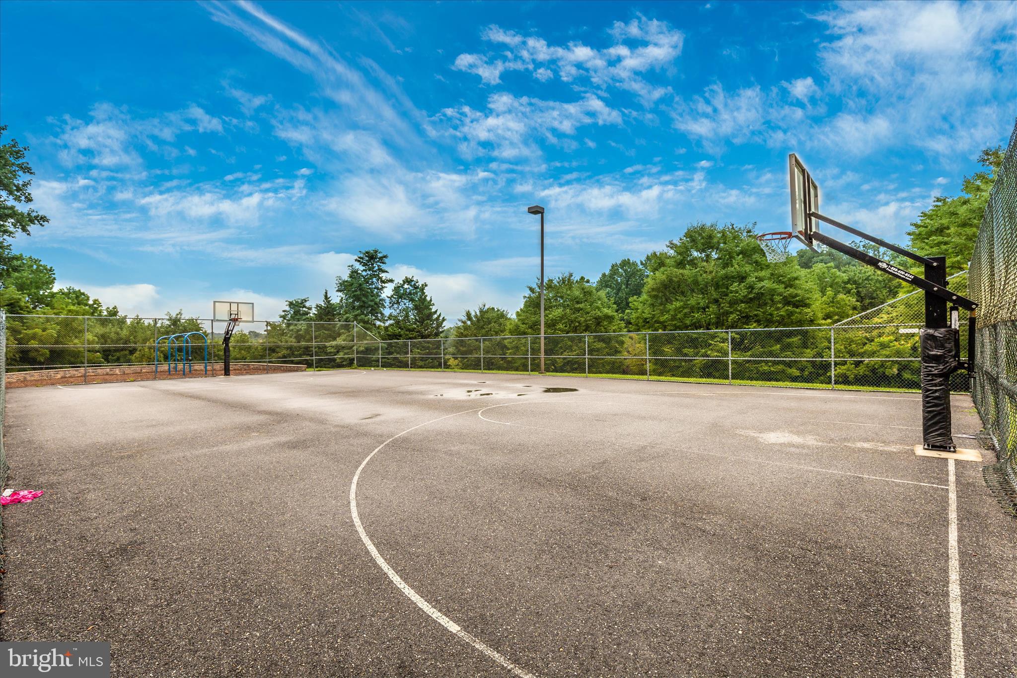 WINDSOR KNOLLS - Residential