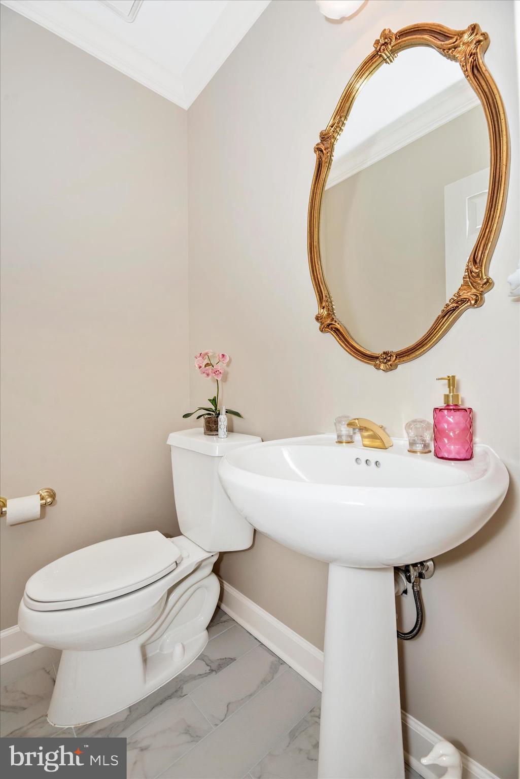 WINDSOR KNOLLS - Residential