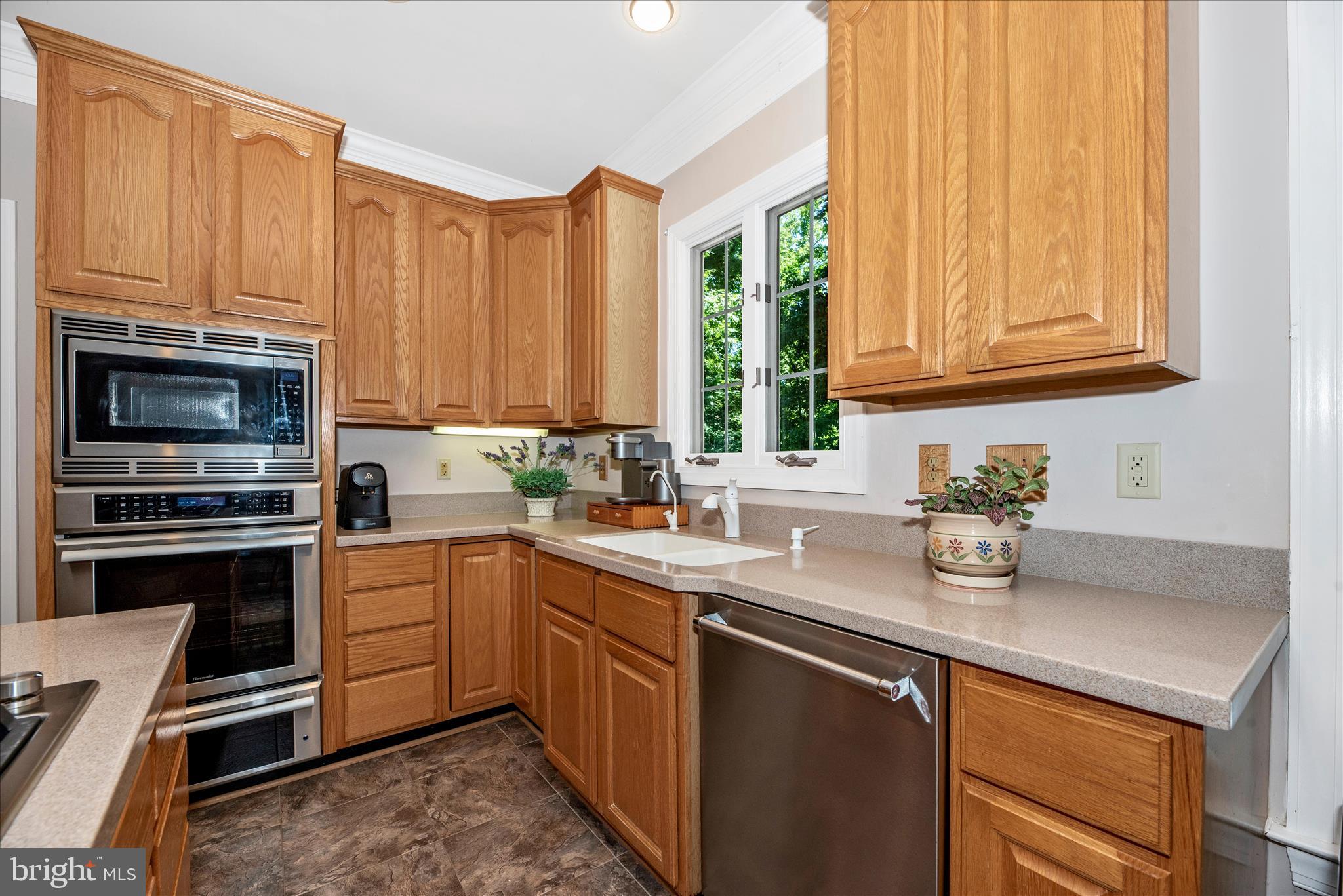 WINDSOR KNOLLS - Residential