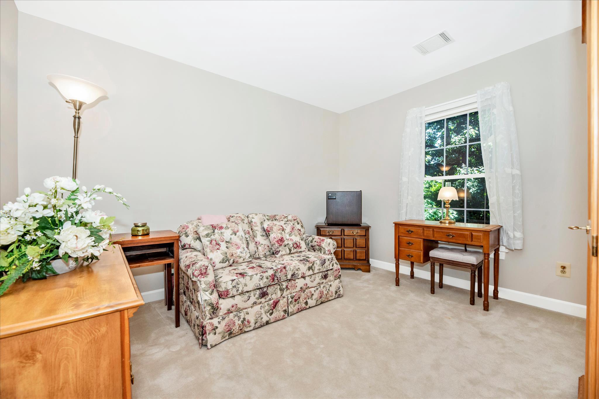 WINDSOR KNOLLS - Residential