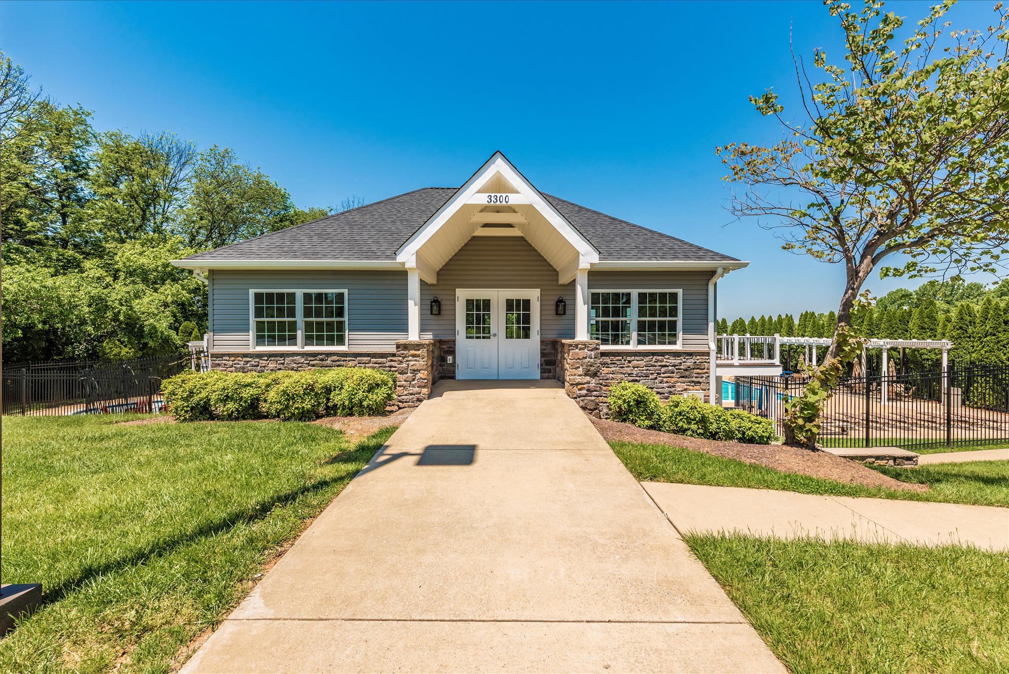 WINDSOR KNOLLS - Residential