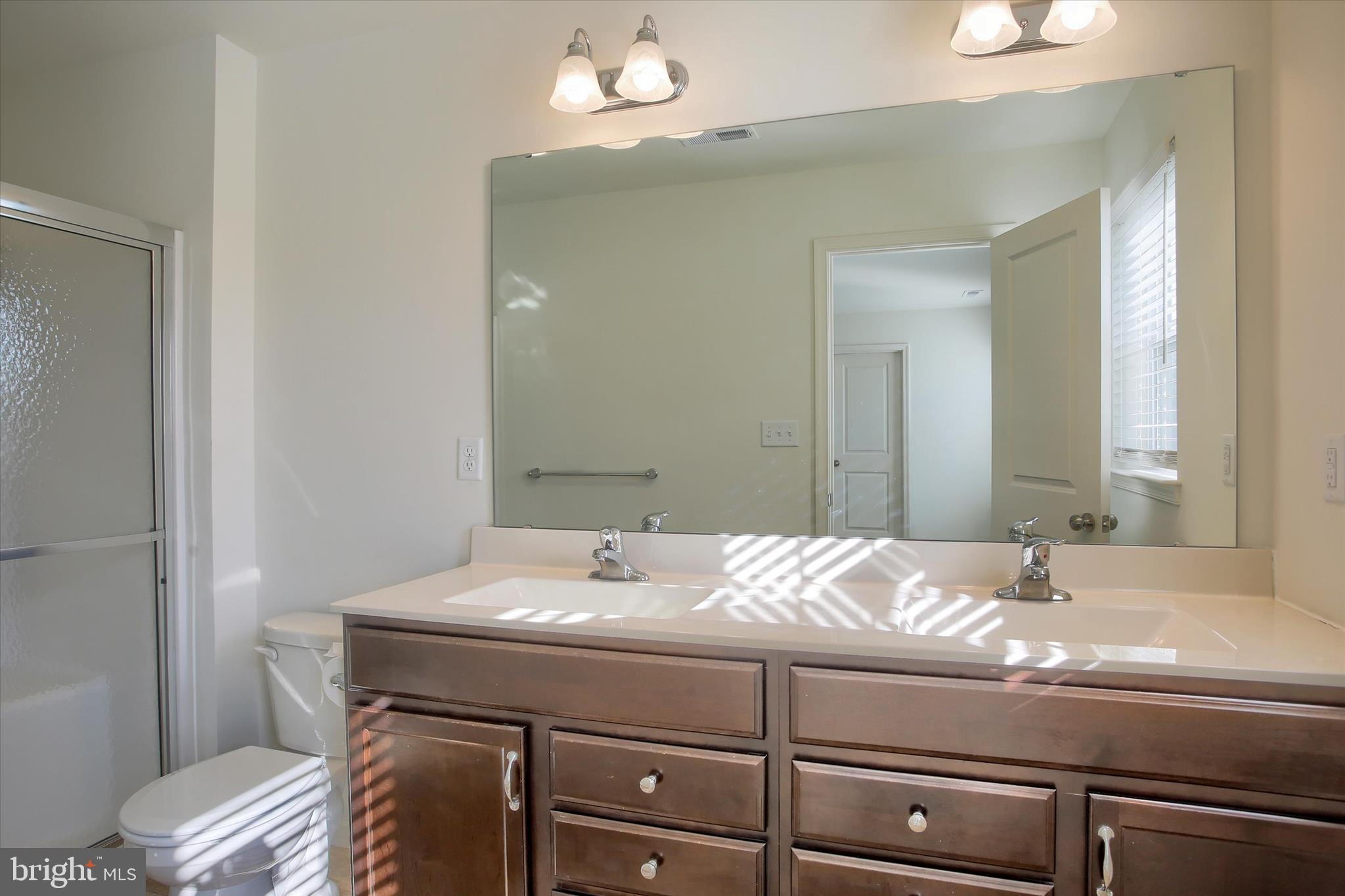 DICKINSON PLACE - Residential