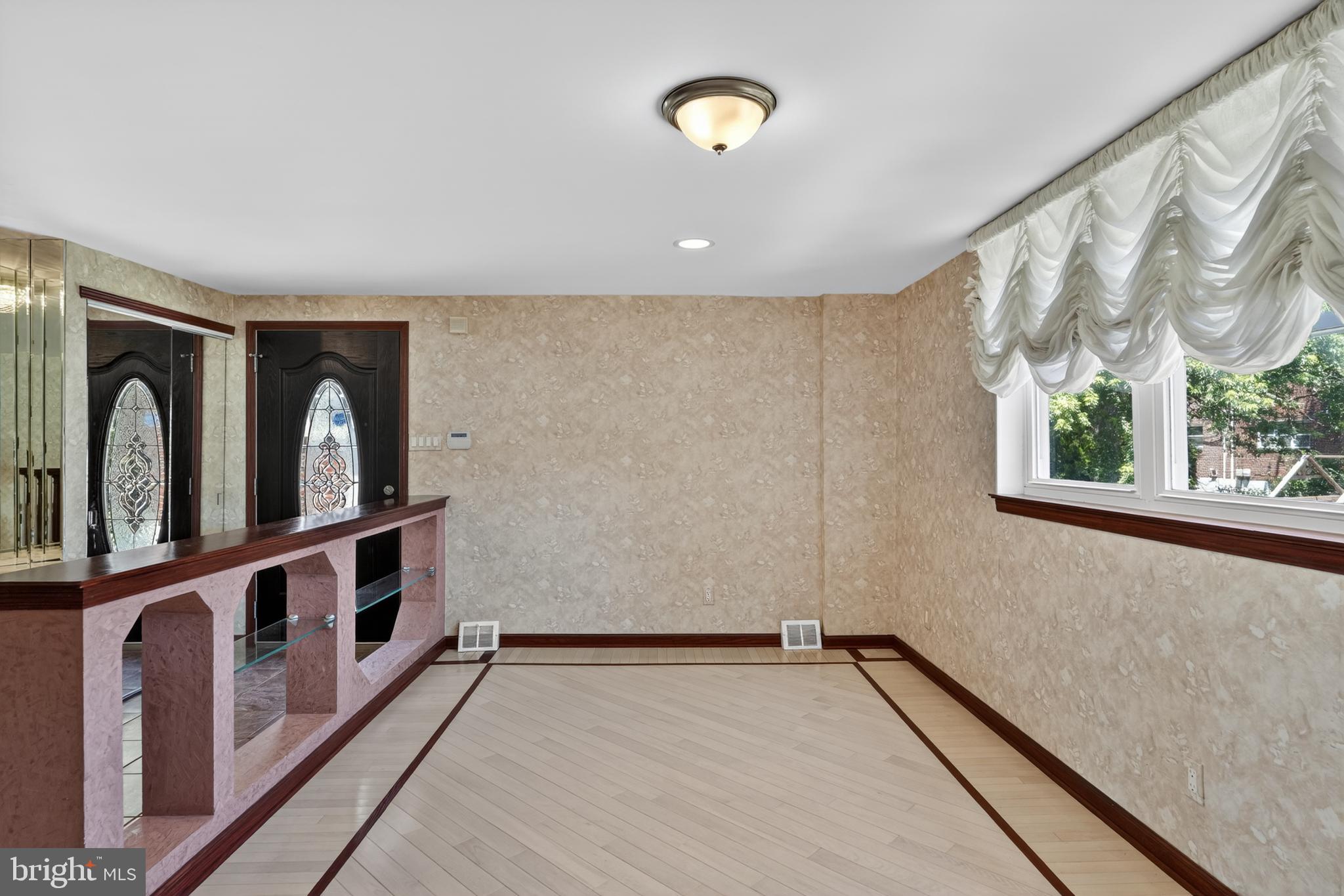 SOMERTON - Residential