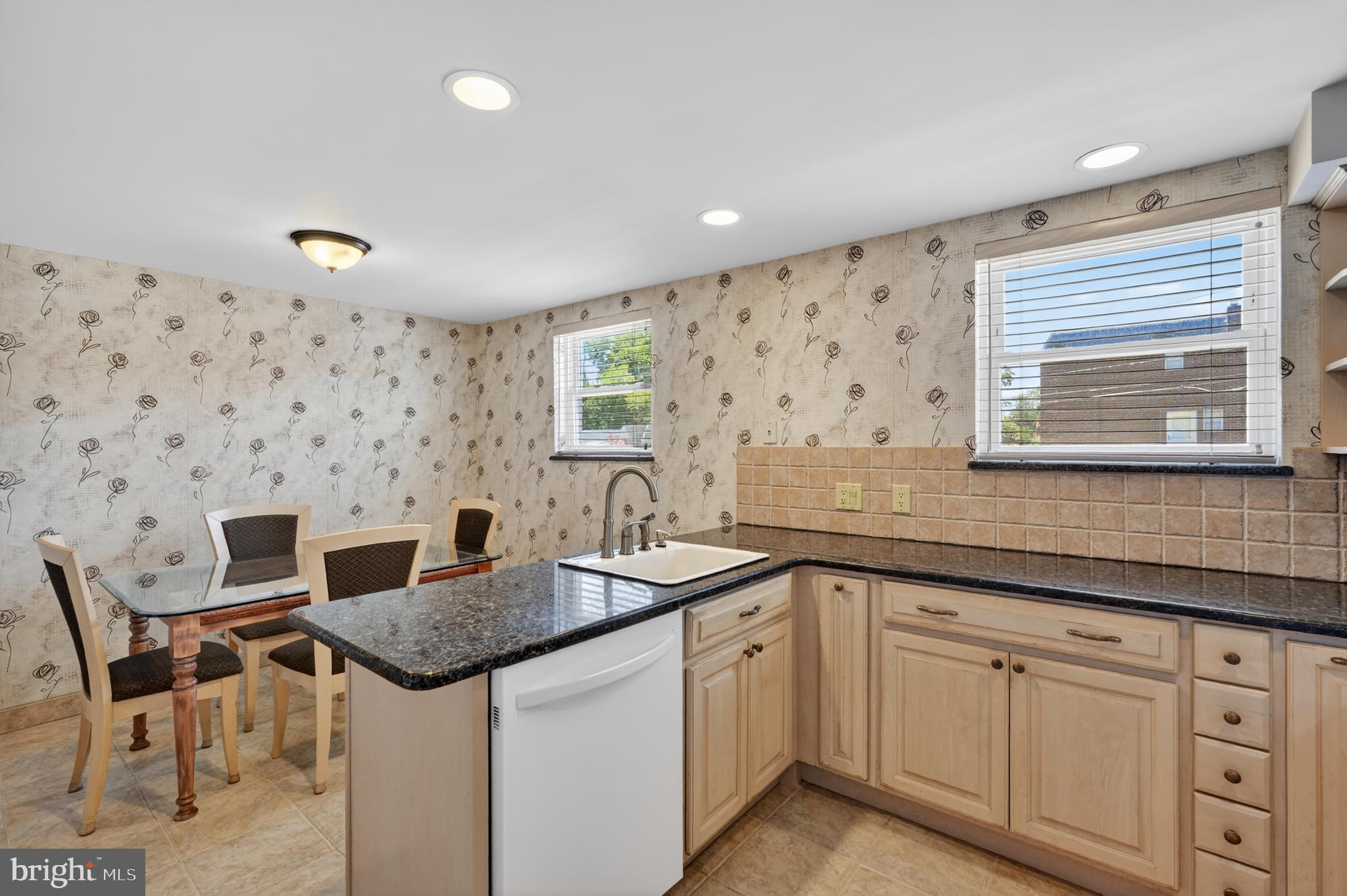 SOMERTON - Residential