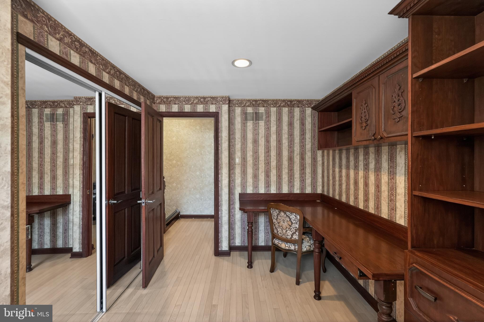 SOMERTON - Residential