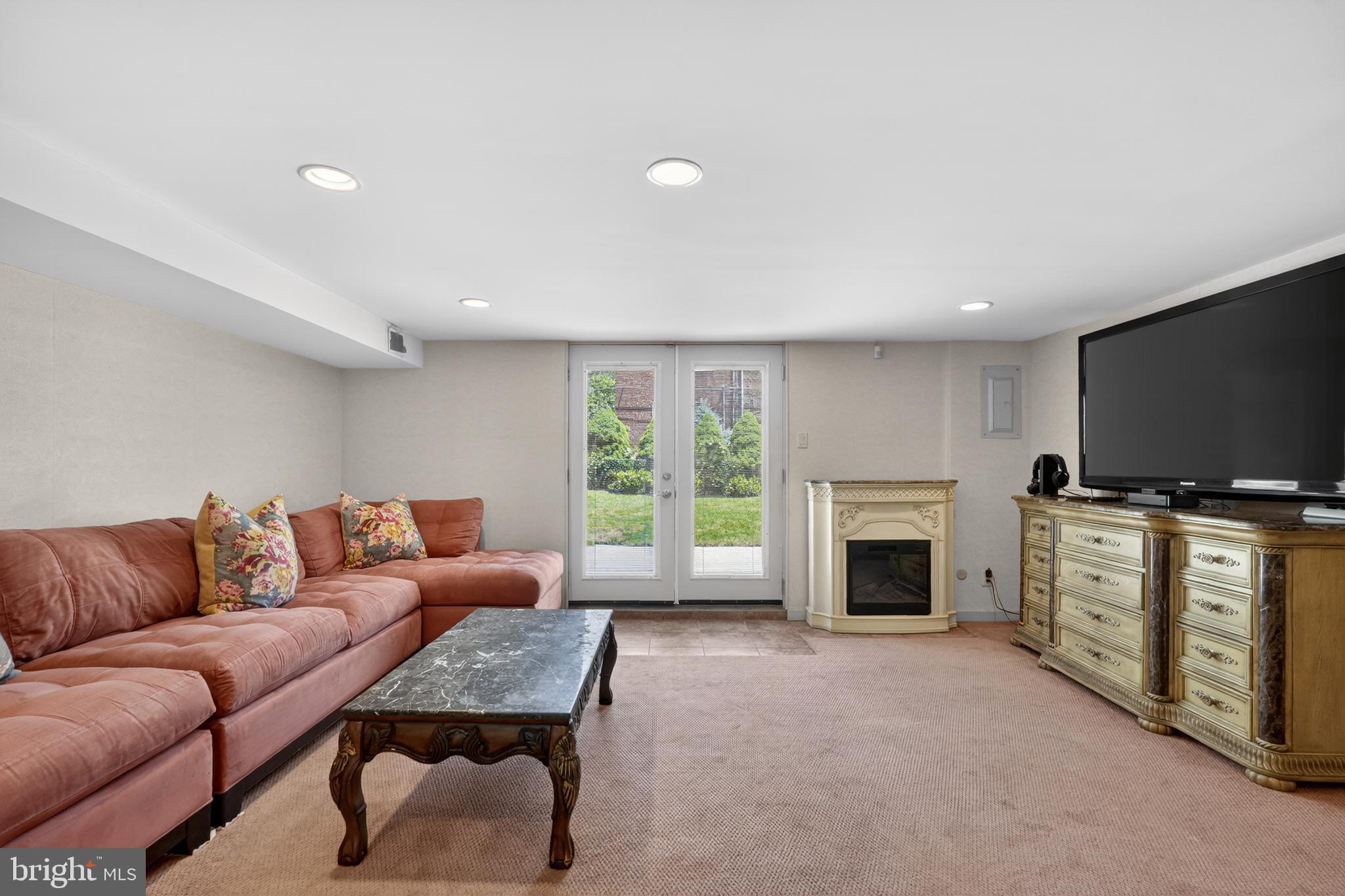 SOMERTON - Residential