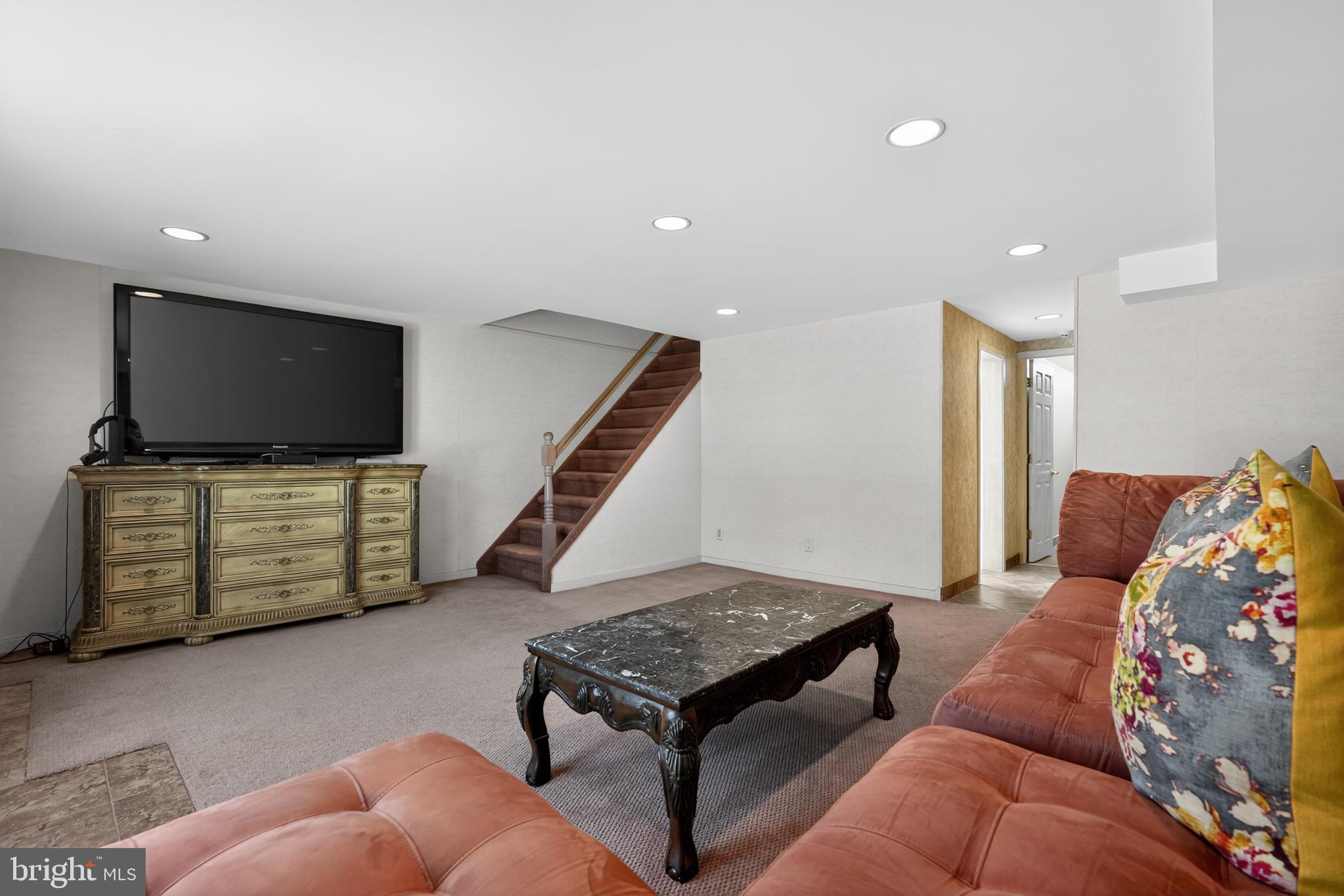 SOMERTON - Residential
