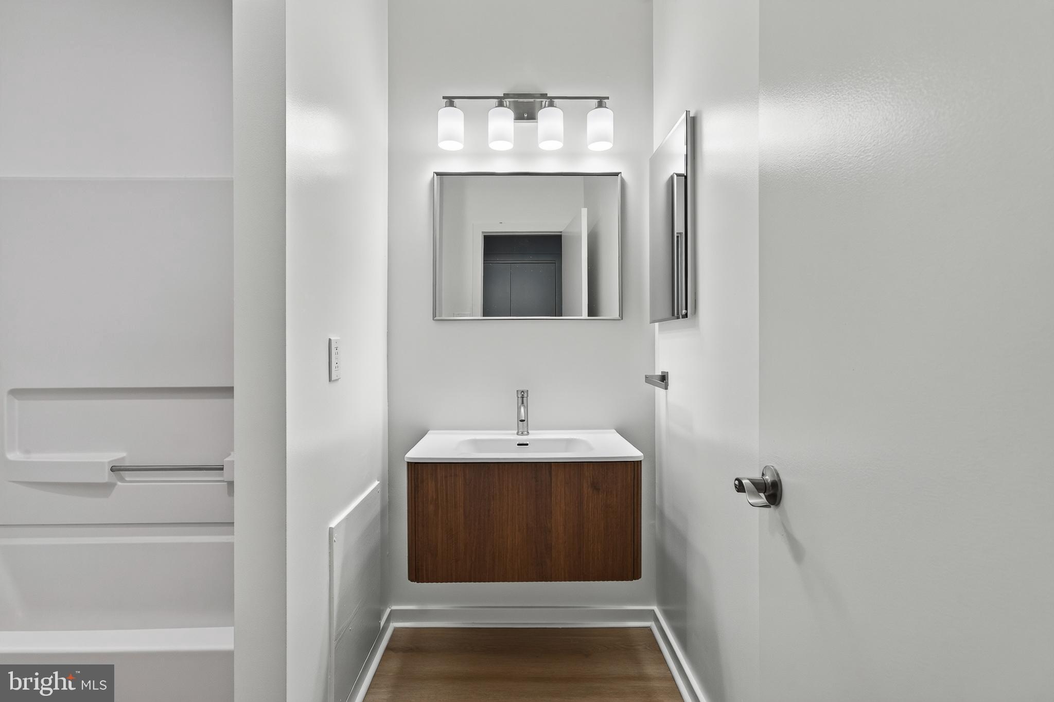 GRADUATE HOSPITAL - Residential