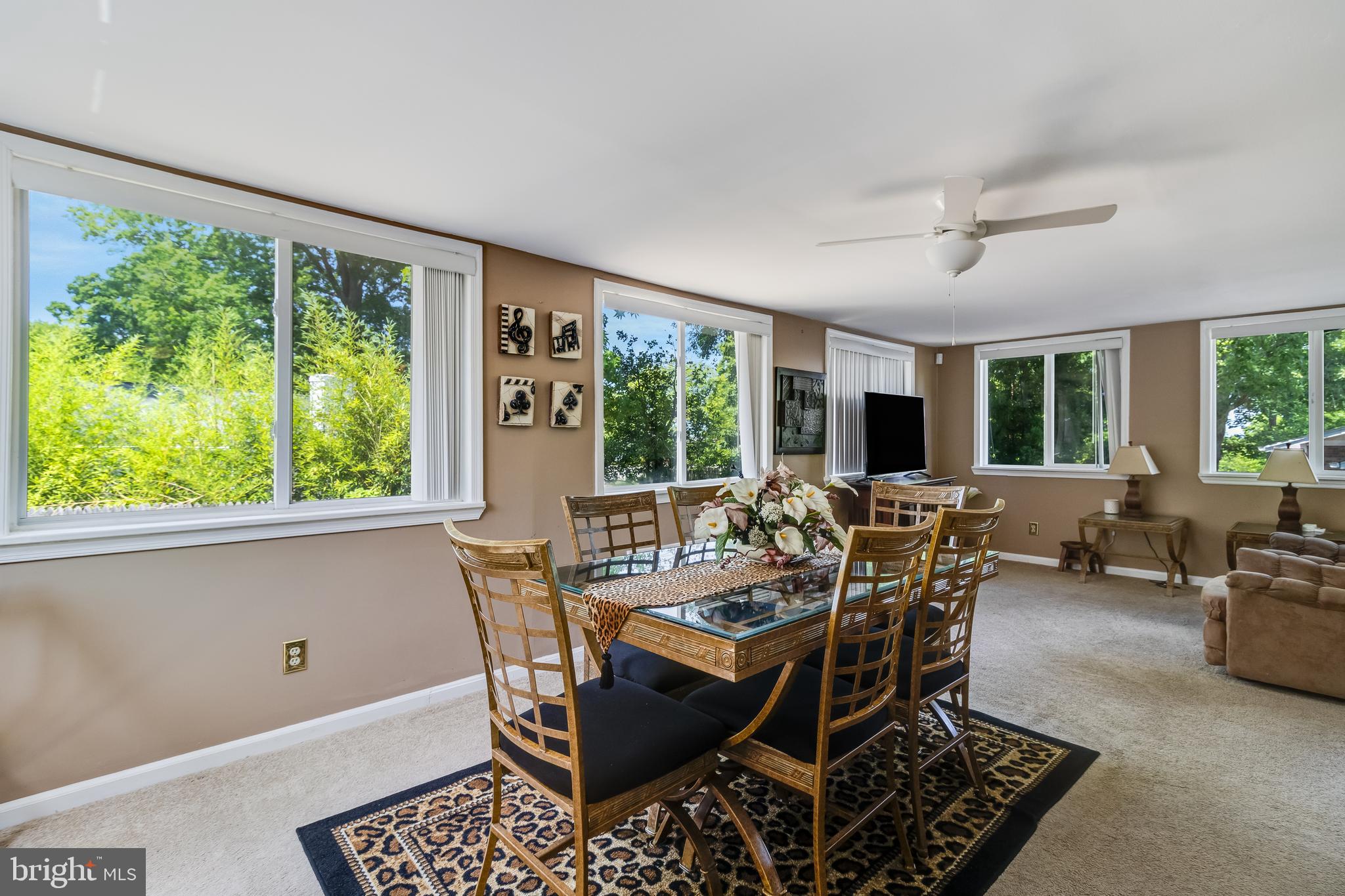WARBURTON MANOR - Residential