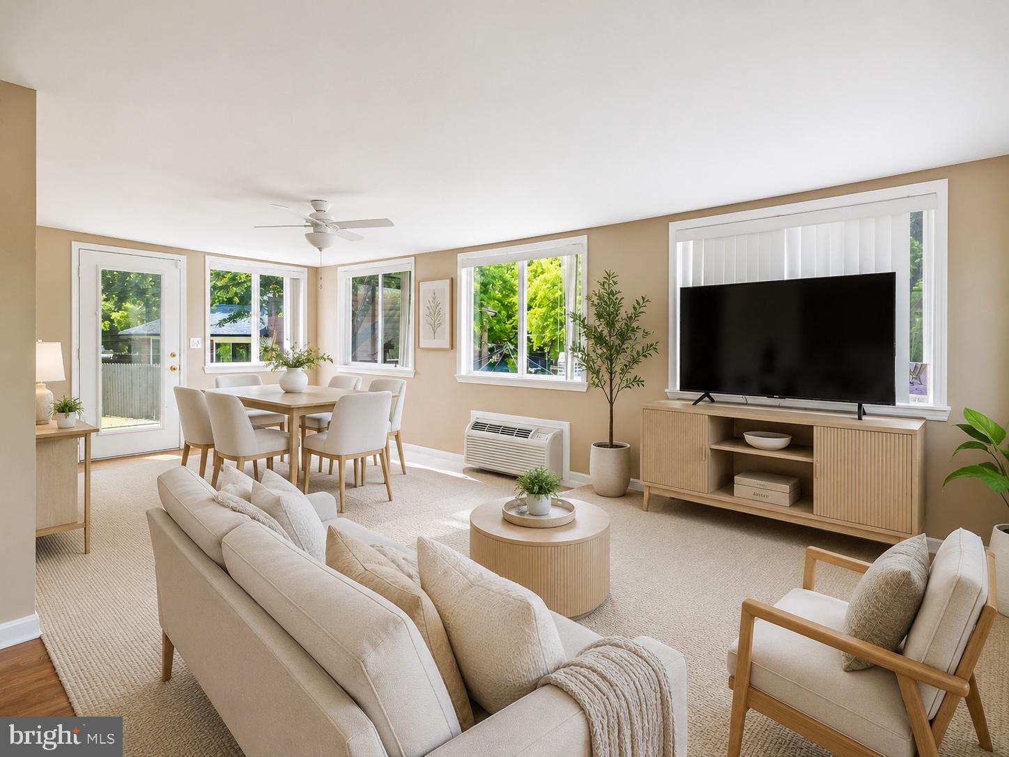 WARBURTON MANOR - Residential