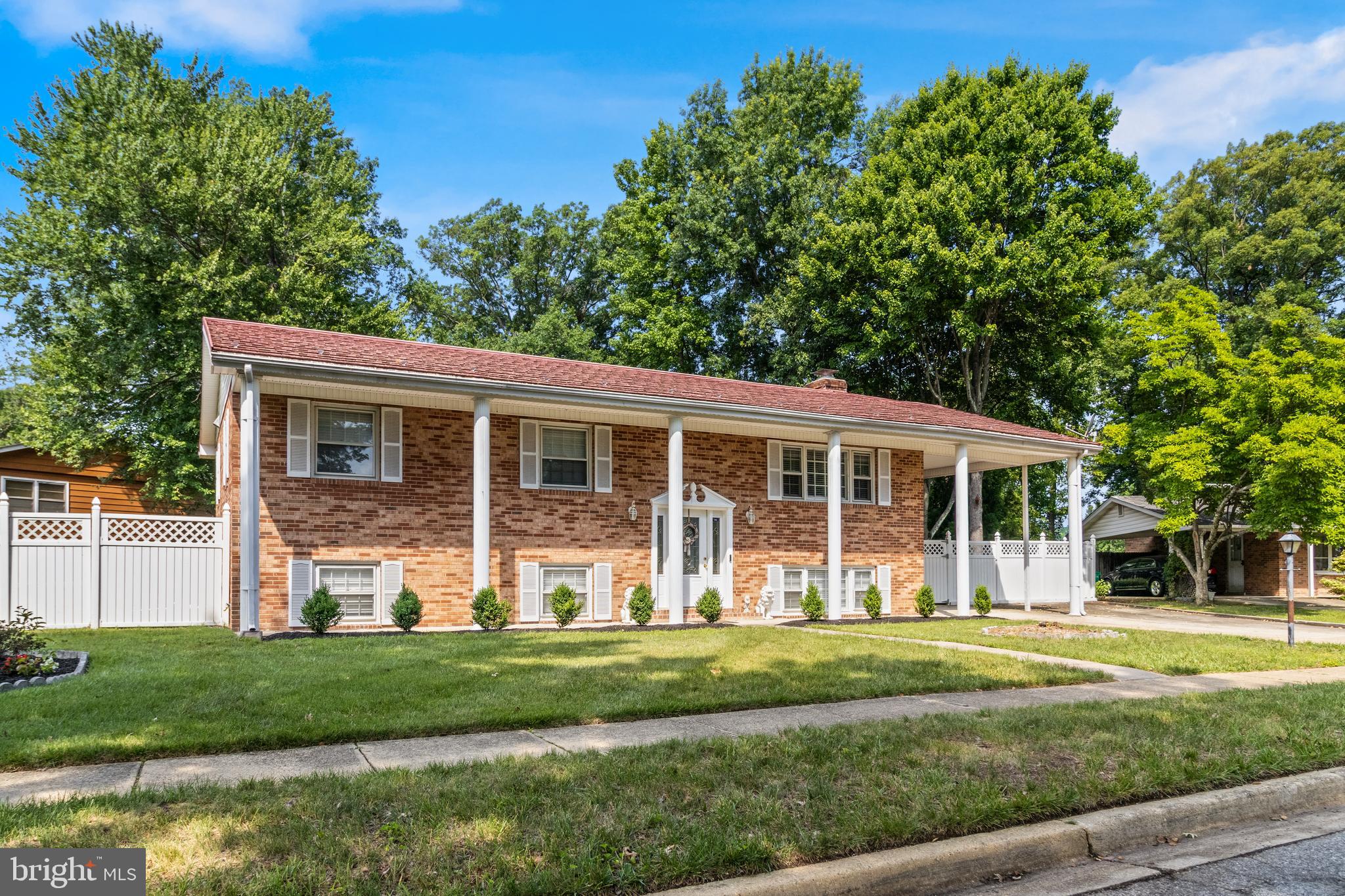 WARBURTON MANOR - Residential
