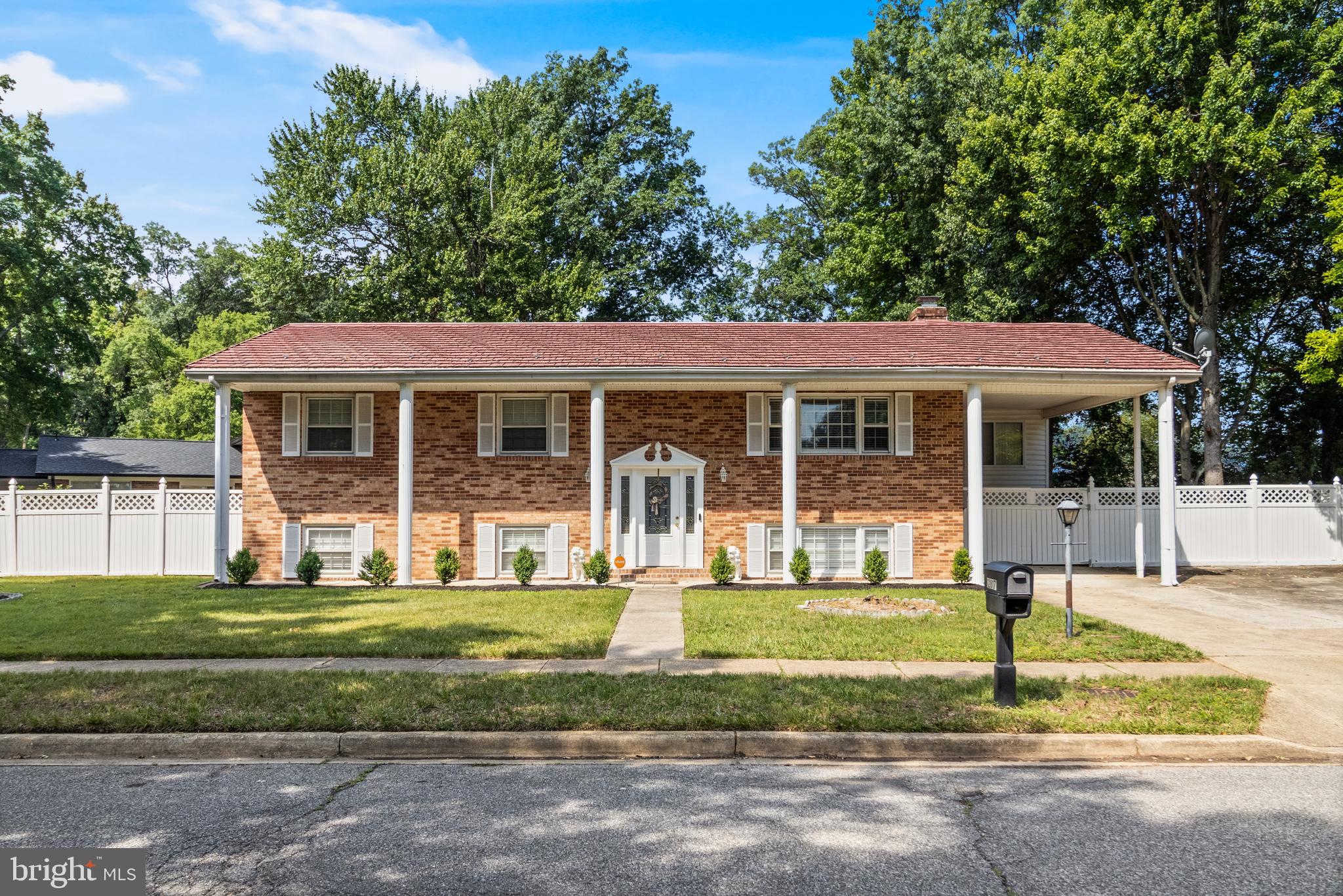 WARBURTON MANOR - Residential