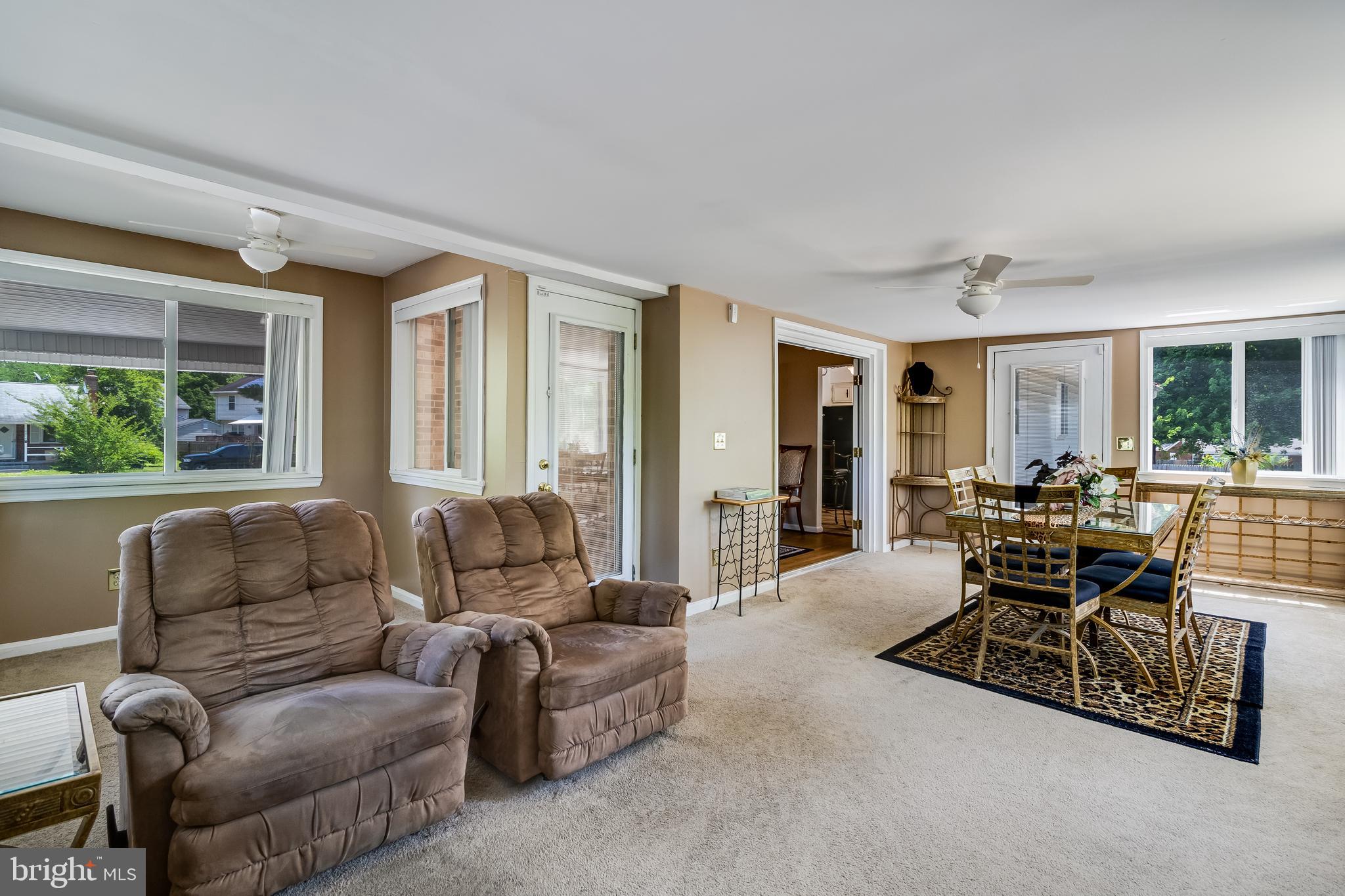 WARBURTON MANOR - Residential