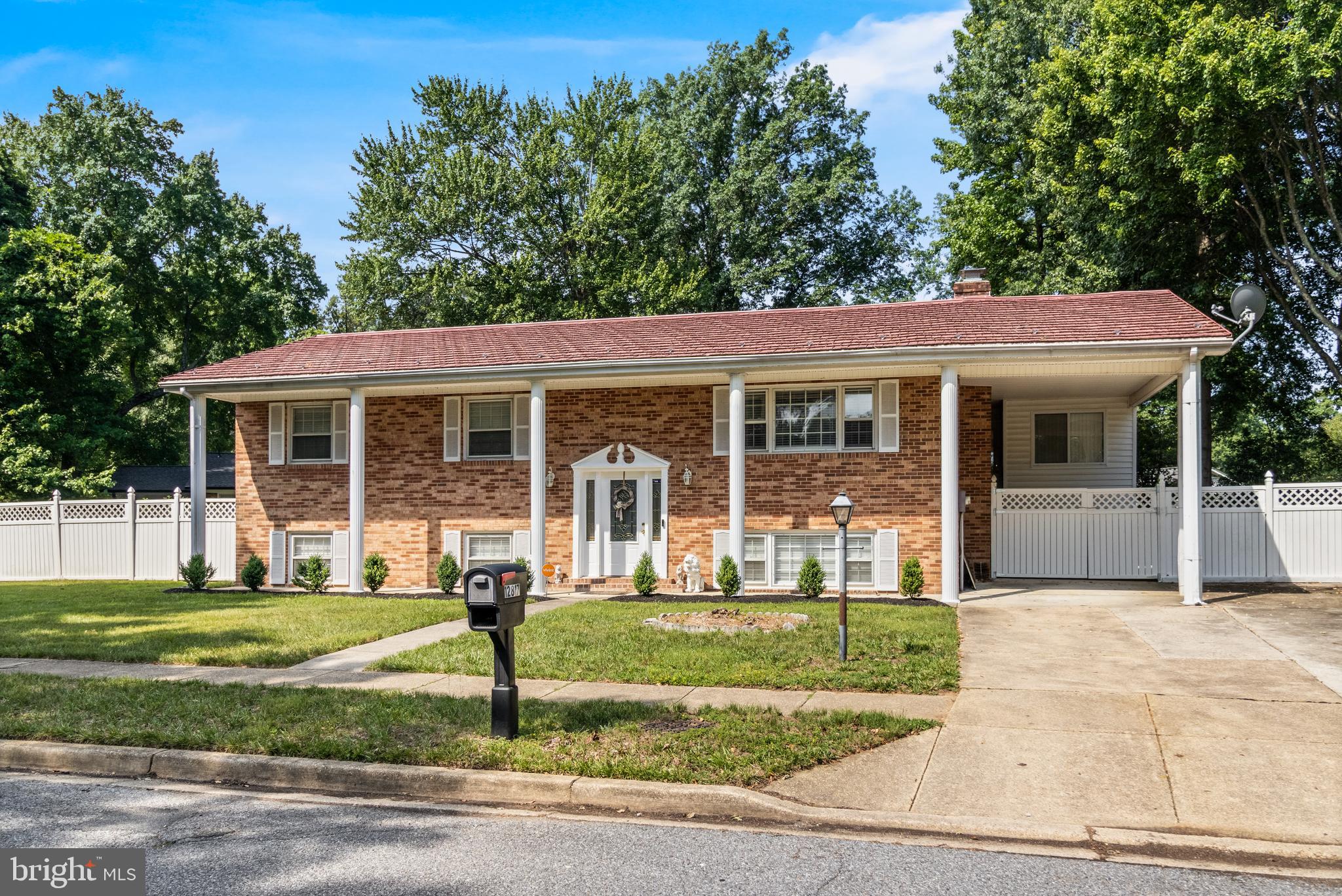 WARBURTON MANOR - Residential