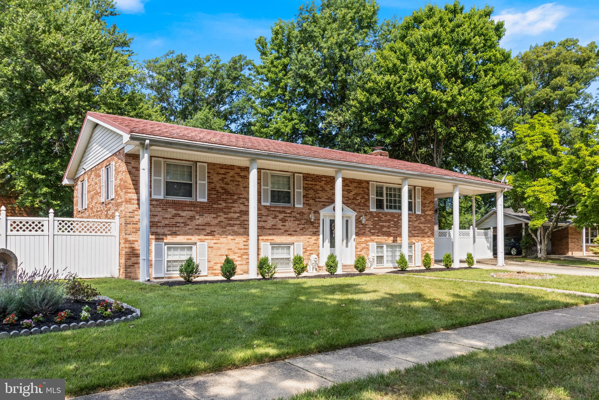 WARBURTON MANOR - Residential