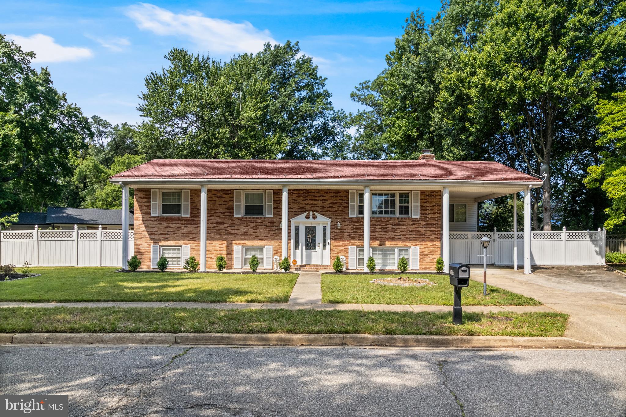WARBURTON MANOR - Residential
