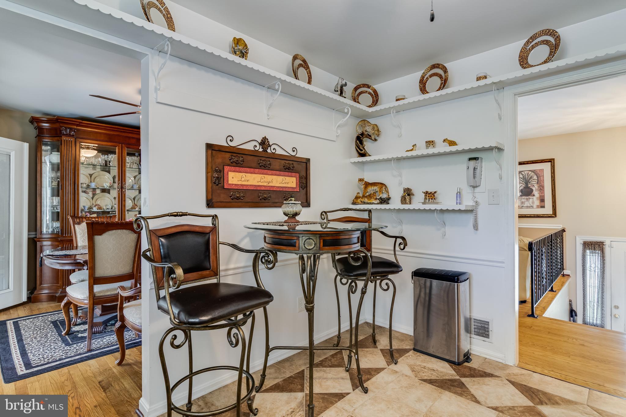 WARBURTON MANOR - Residential