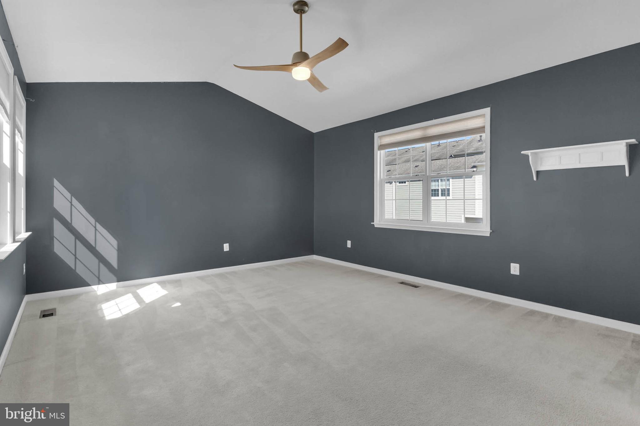 LANSDOWNE TOWN CENTER - Residential