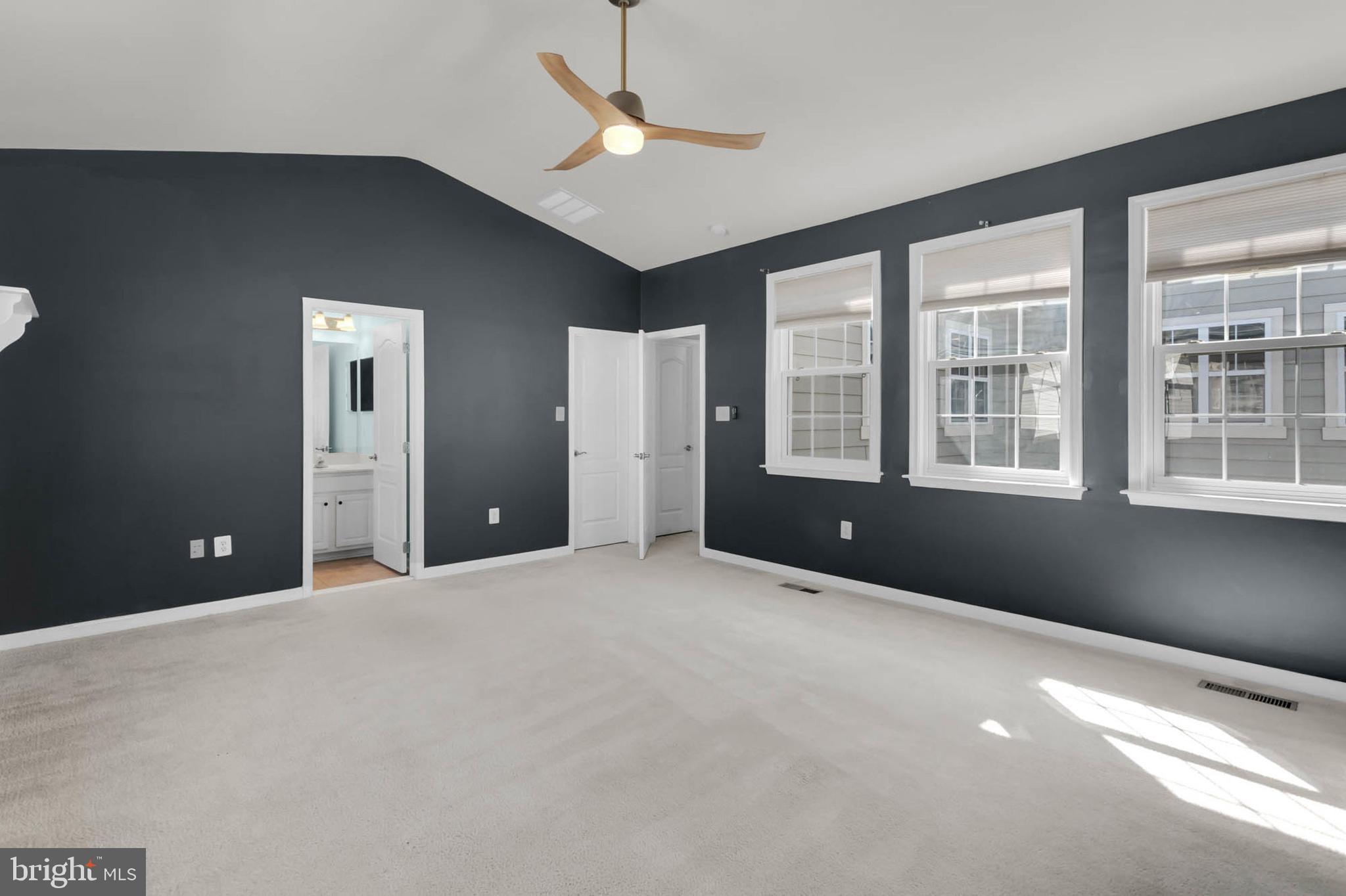 LANSDOWNE TOWN CENTER - Residential