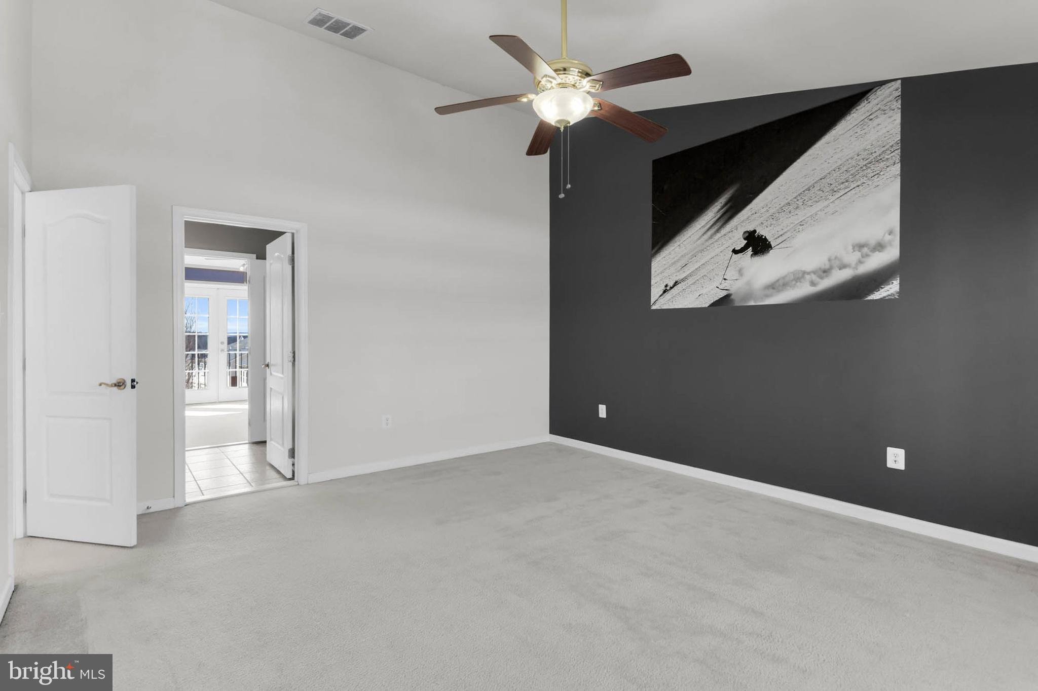 LANSDOWNE TOWN CENTER - Residential