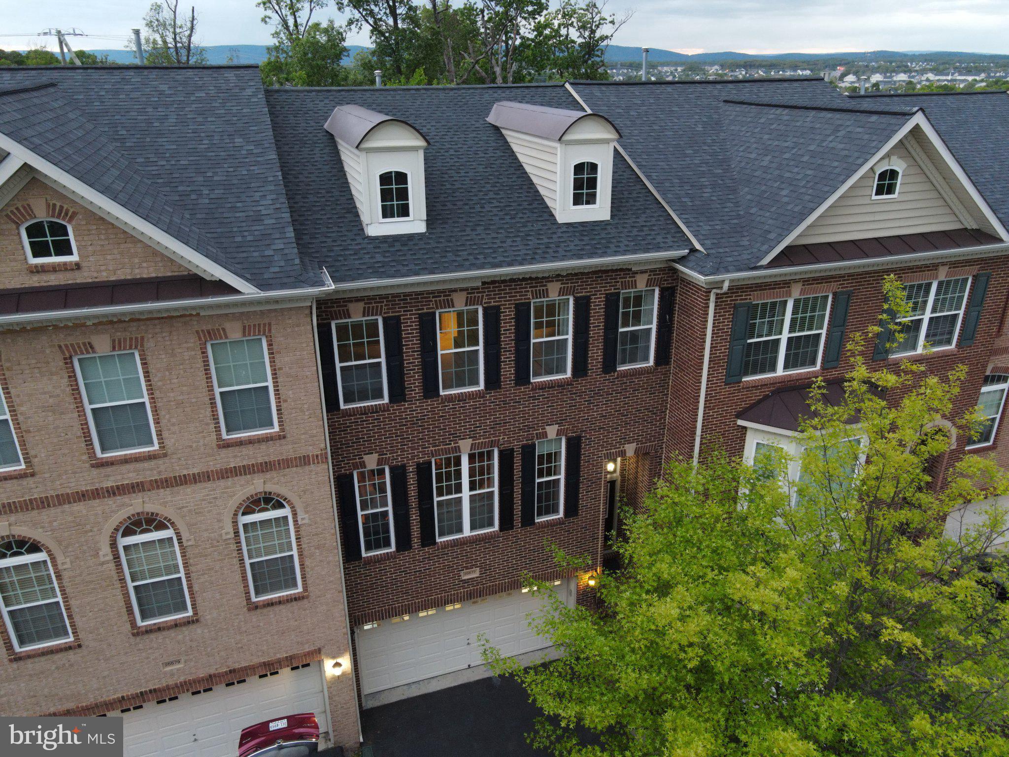 BRADDOCK CORNER - Residential