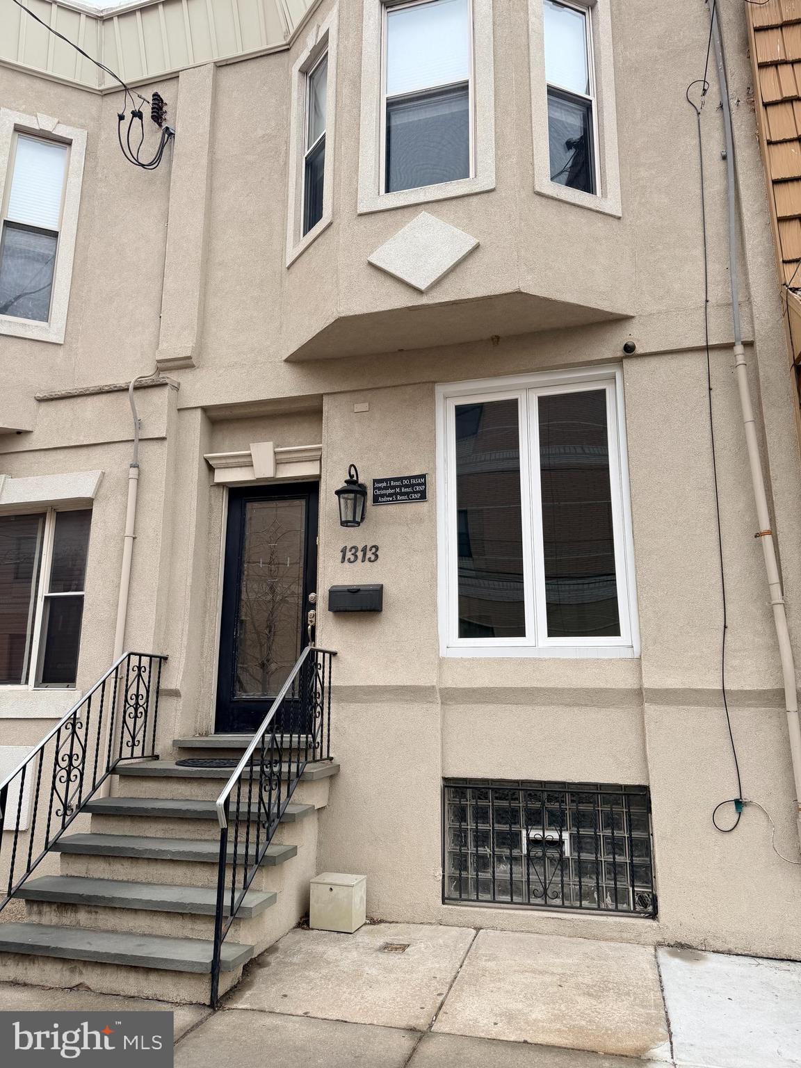 LOWER MOYAMENSING - Commercial Sale