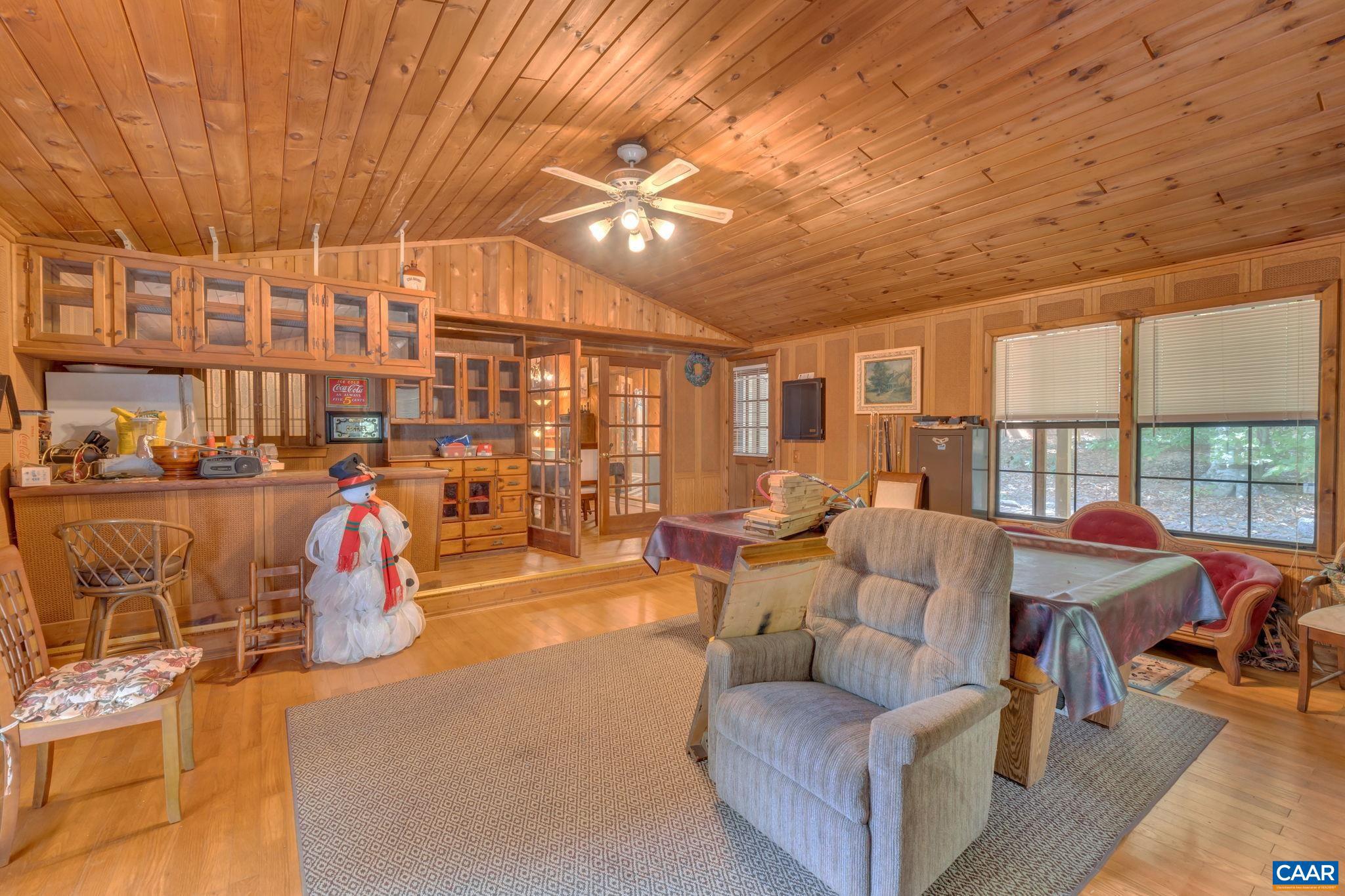 LAKE MONTICELLO - Residential