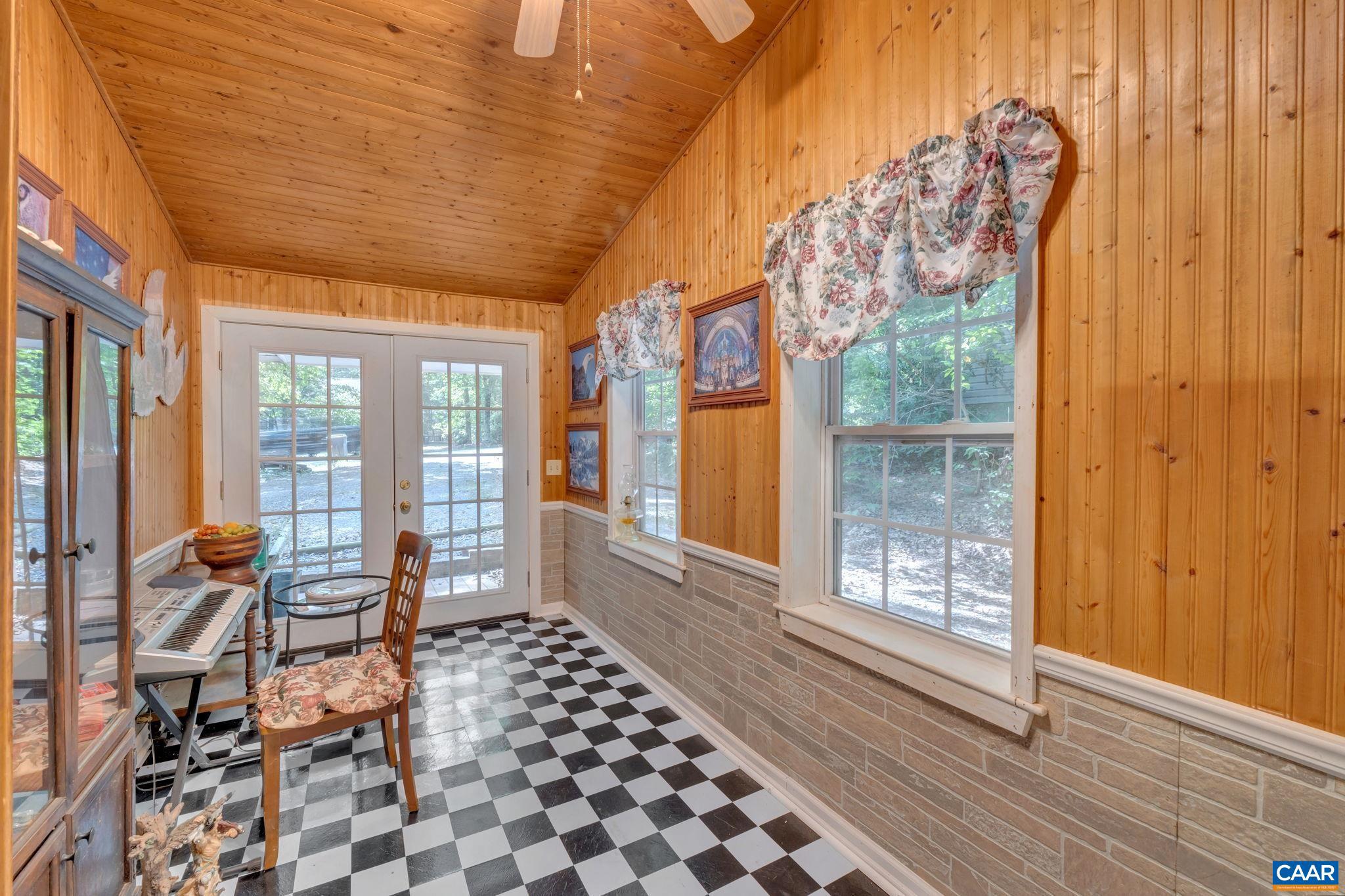LAKE MONTICELLO - Residential