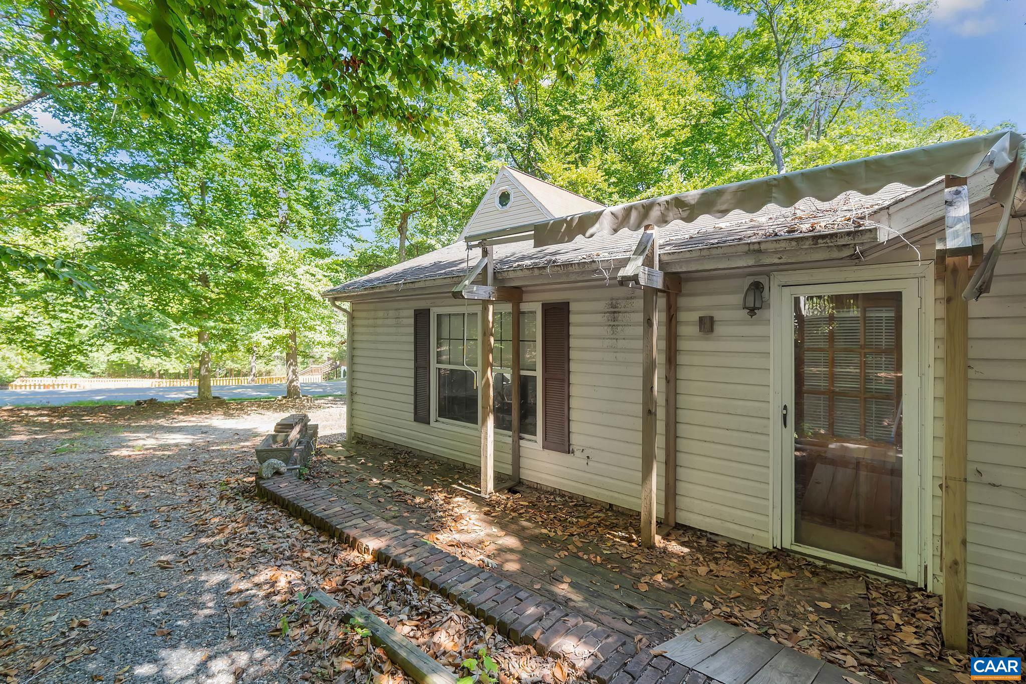 LAKE MONTICELLO - Residential