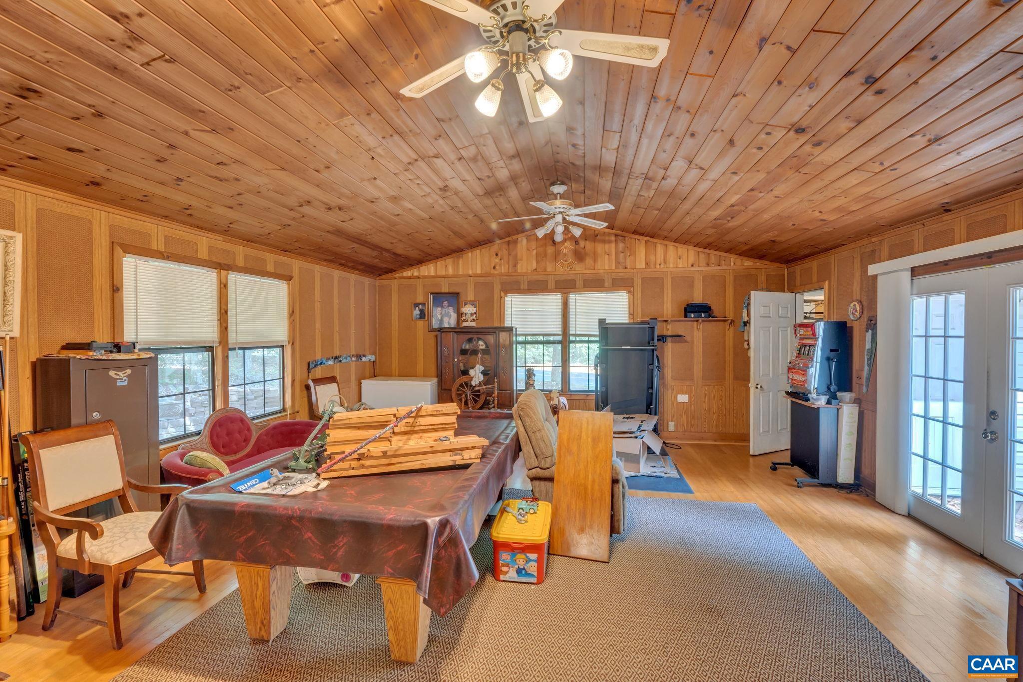 LAKE MONTICELLO - Residential