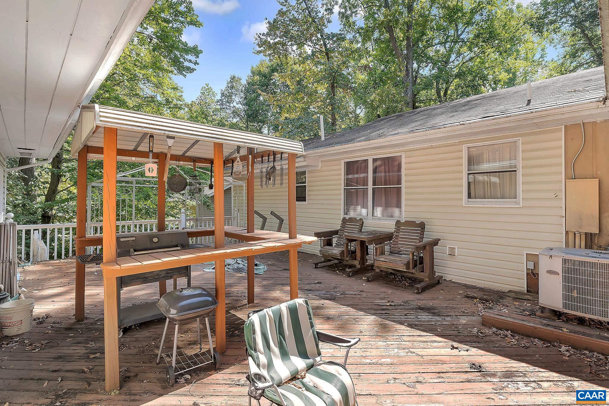 LAKE MONTICELLO - Residential
