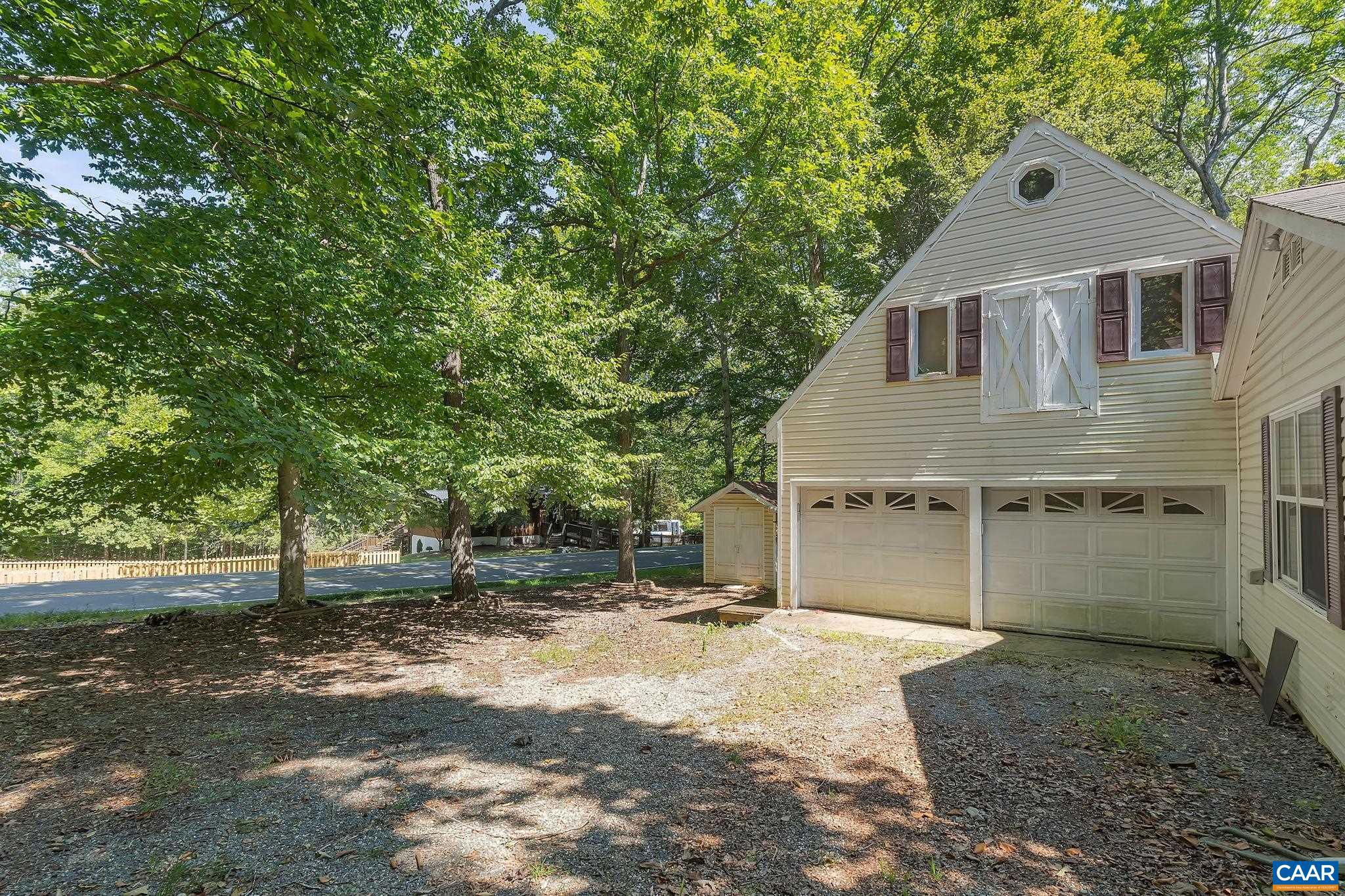 LAKE MONTICELLO - Residential