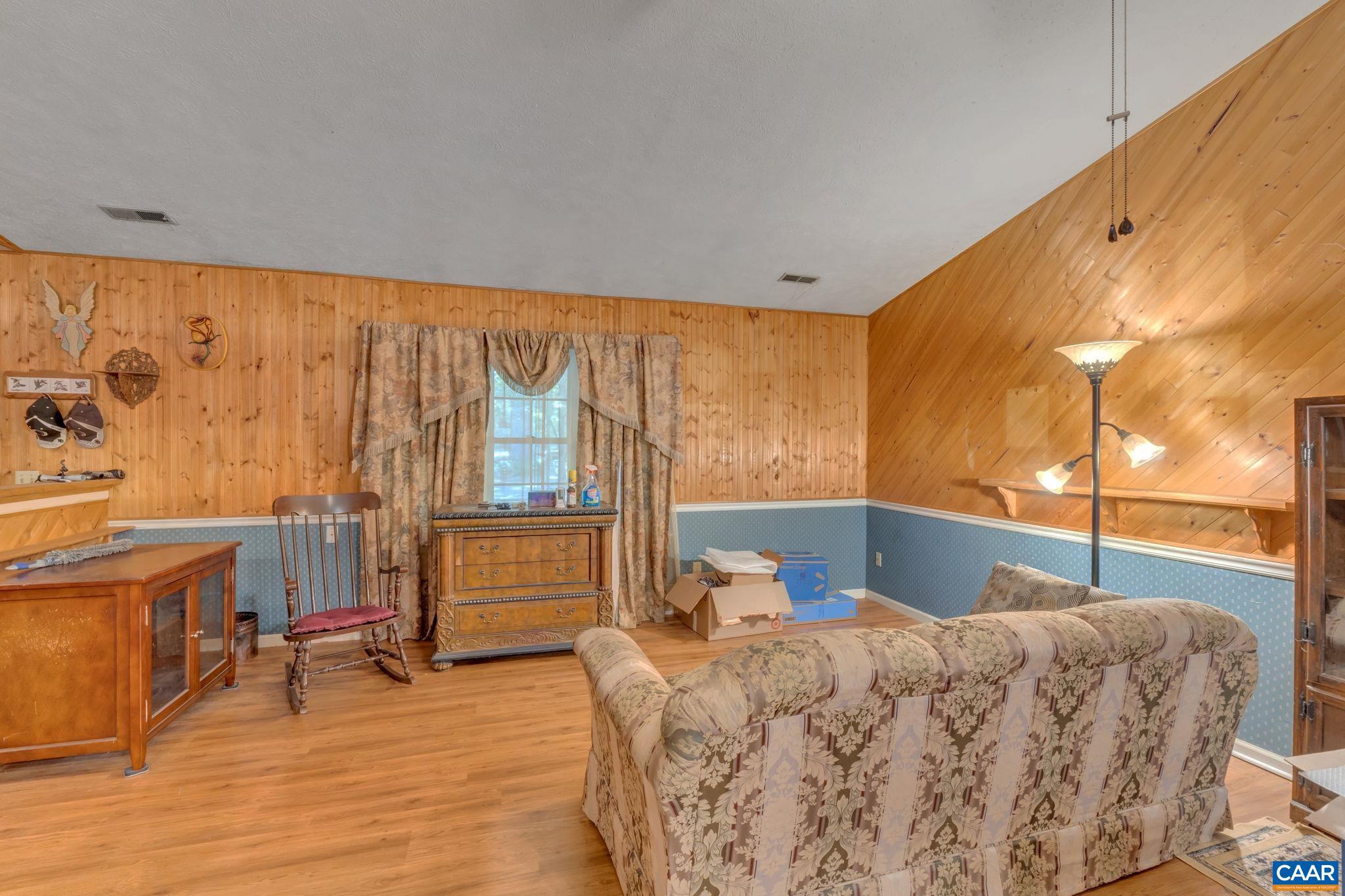 LAKE MONTICELLO - Residential