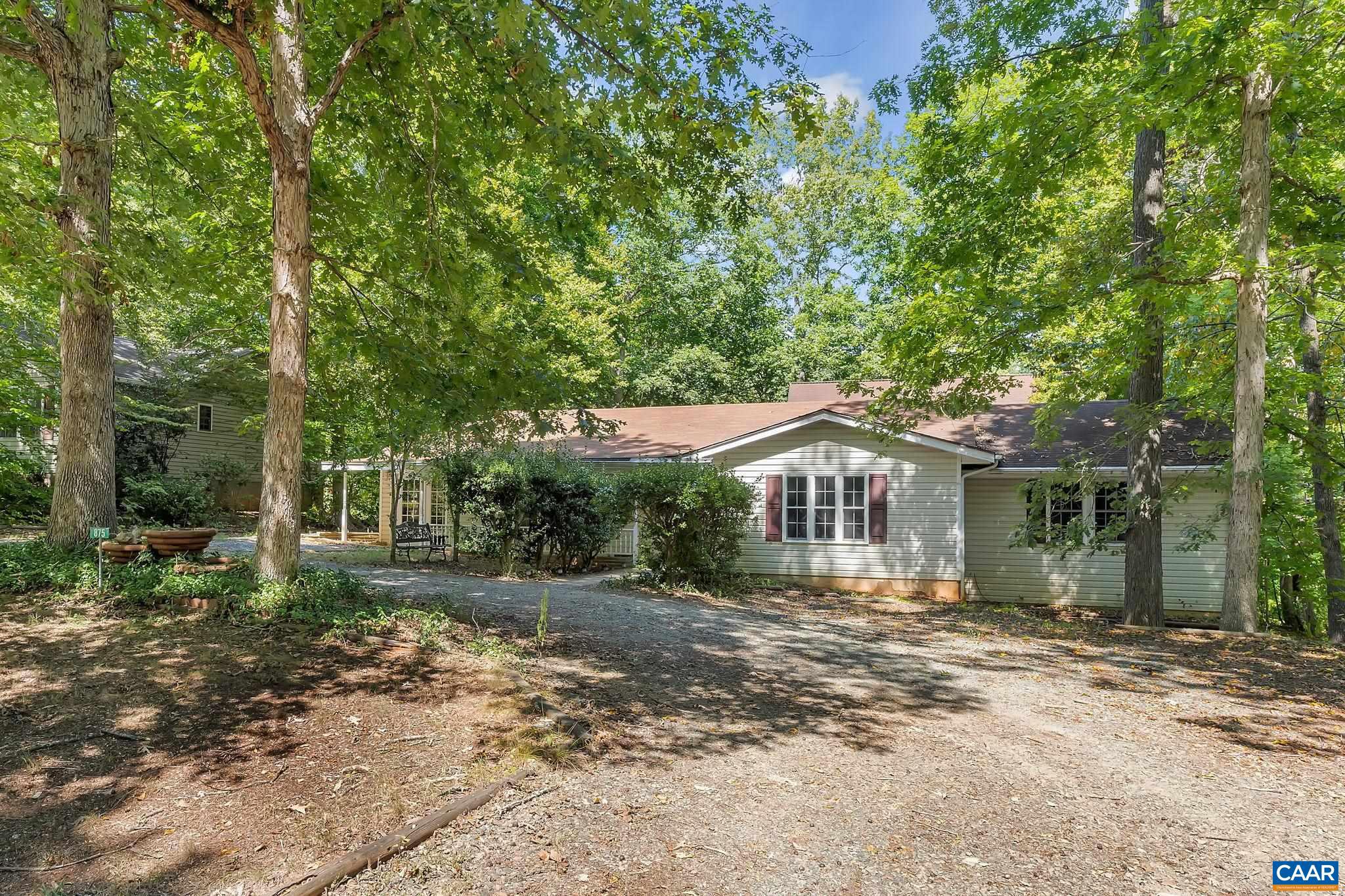 LAKE MONTICELLO - Residential
