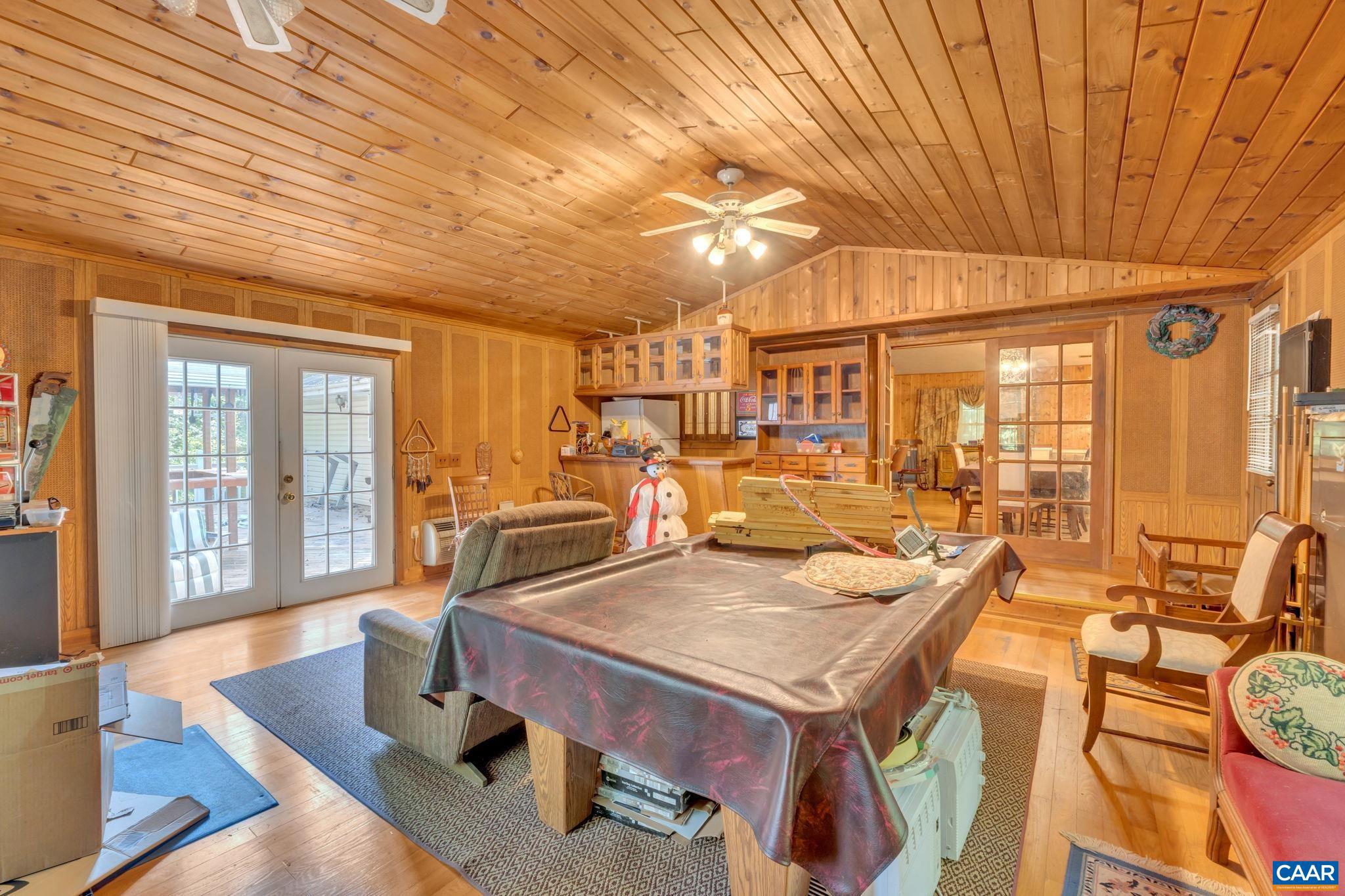 LAKE MONTICELLO - Residential