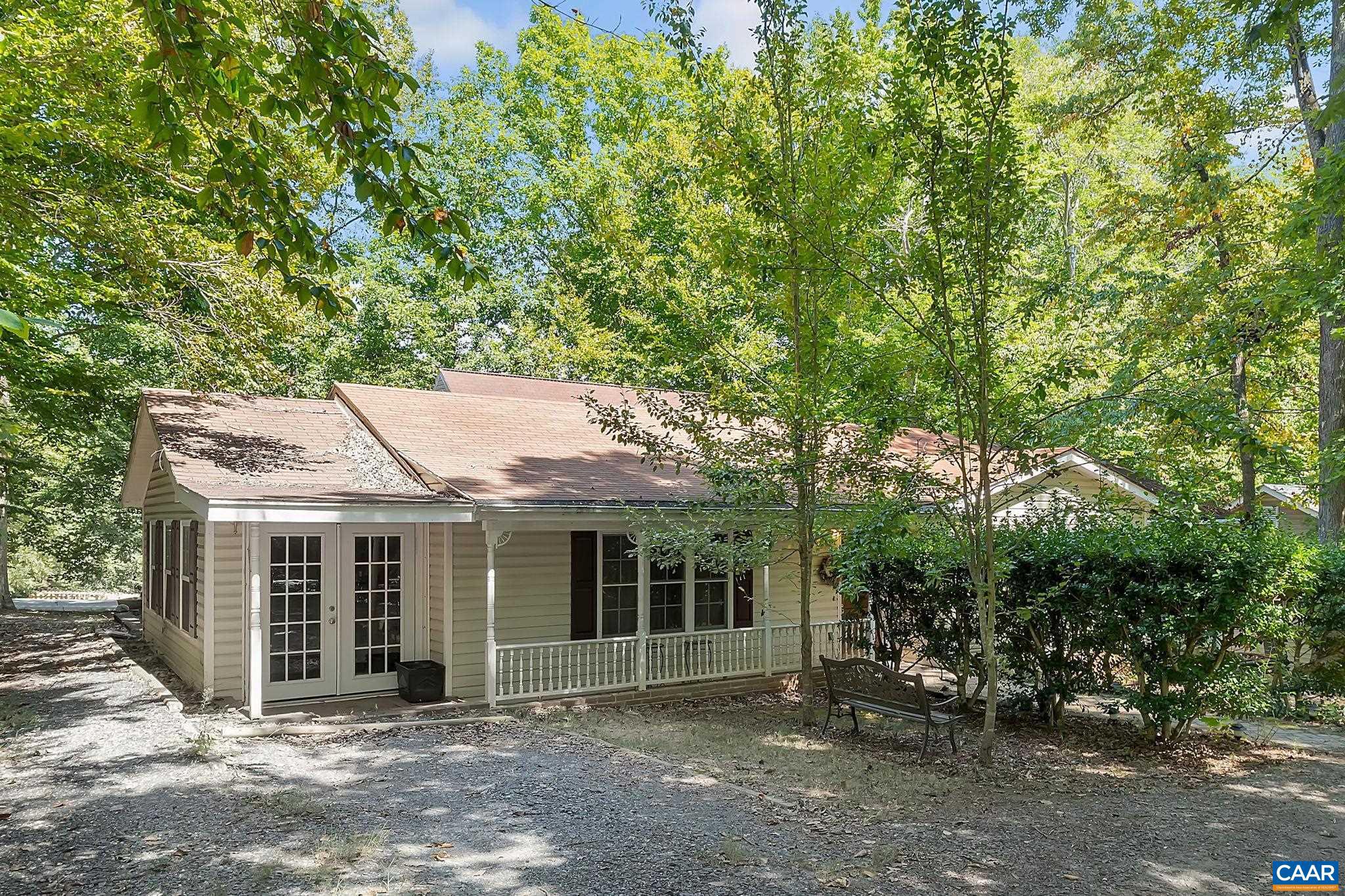 LAKE MONTICELLO - Residential