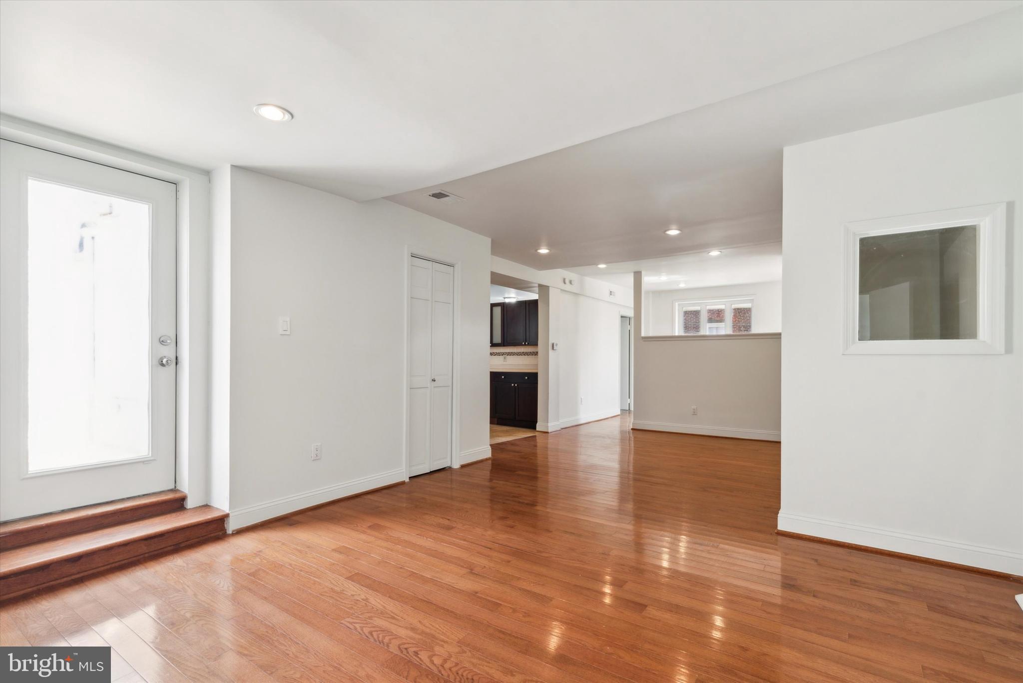DICKINSON NARROWS - Residential