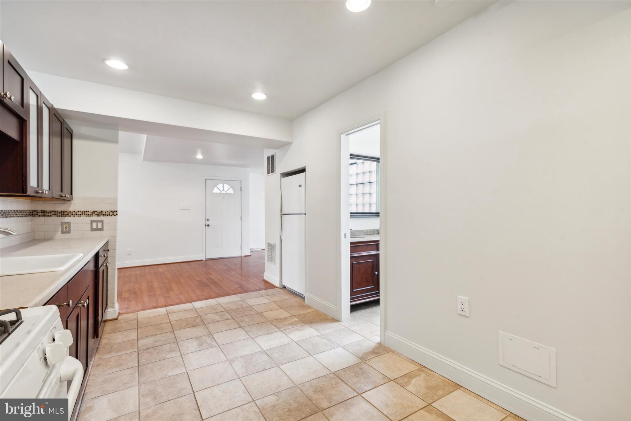DICKINSON NARROWS - Residential