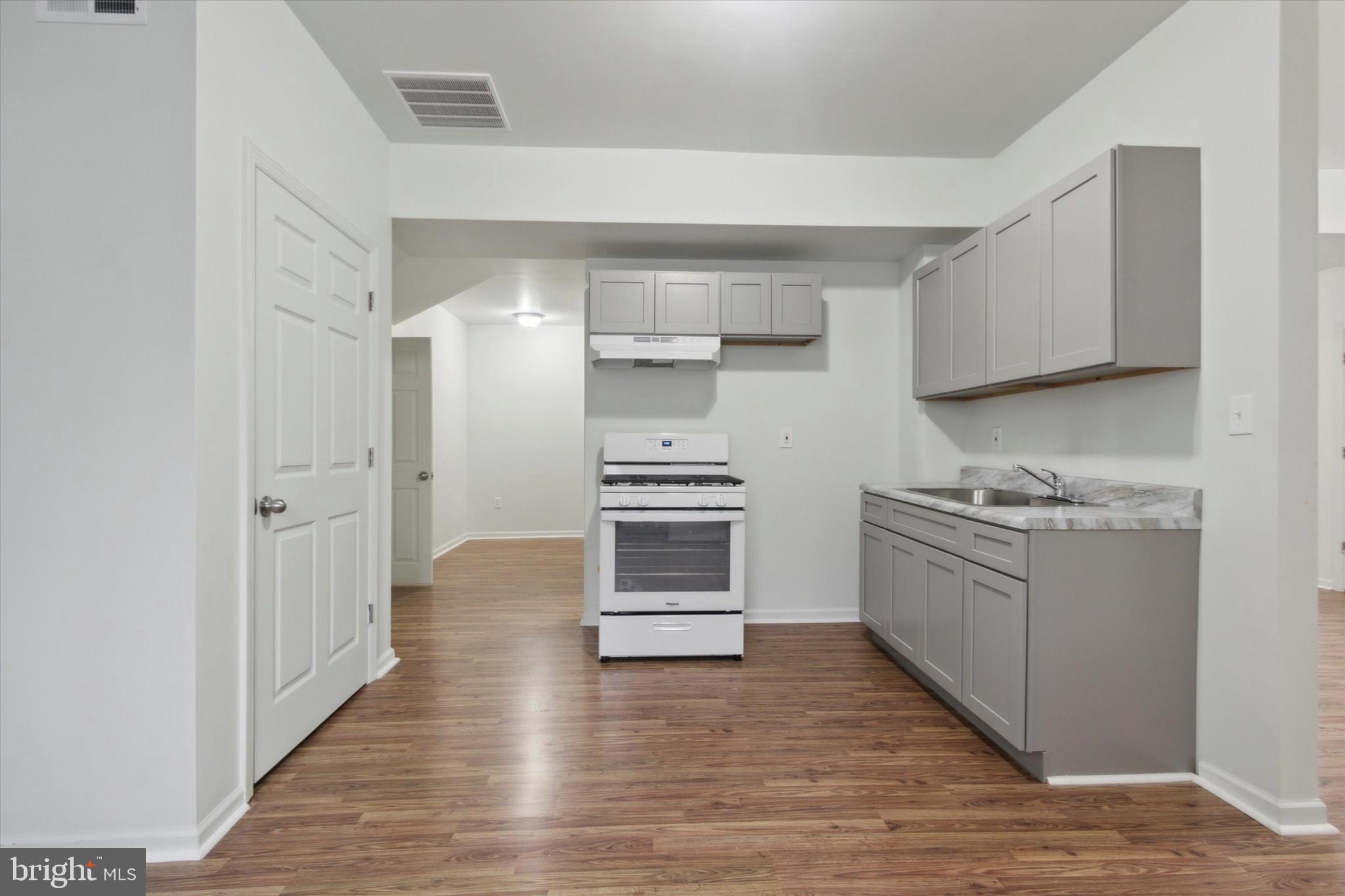 DICKINSON NARROWS - Residential