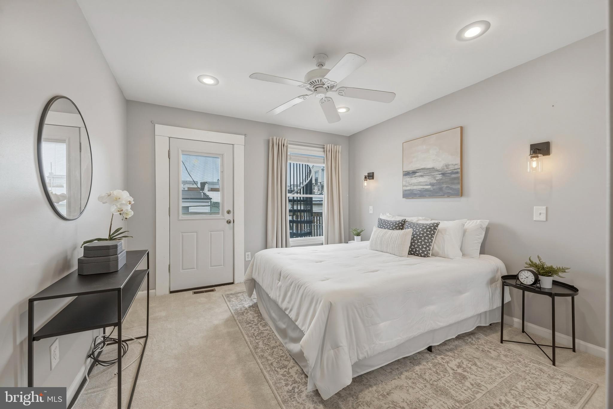 LOCUST POINT - Residential