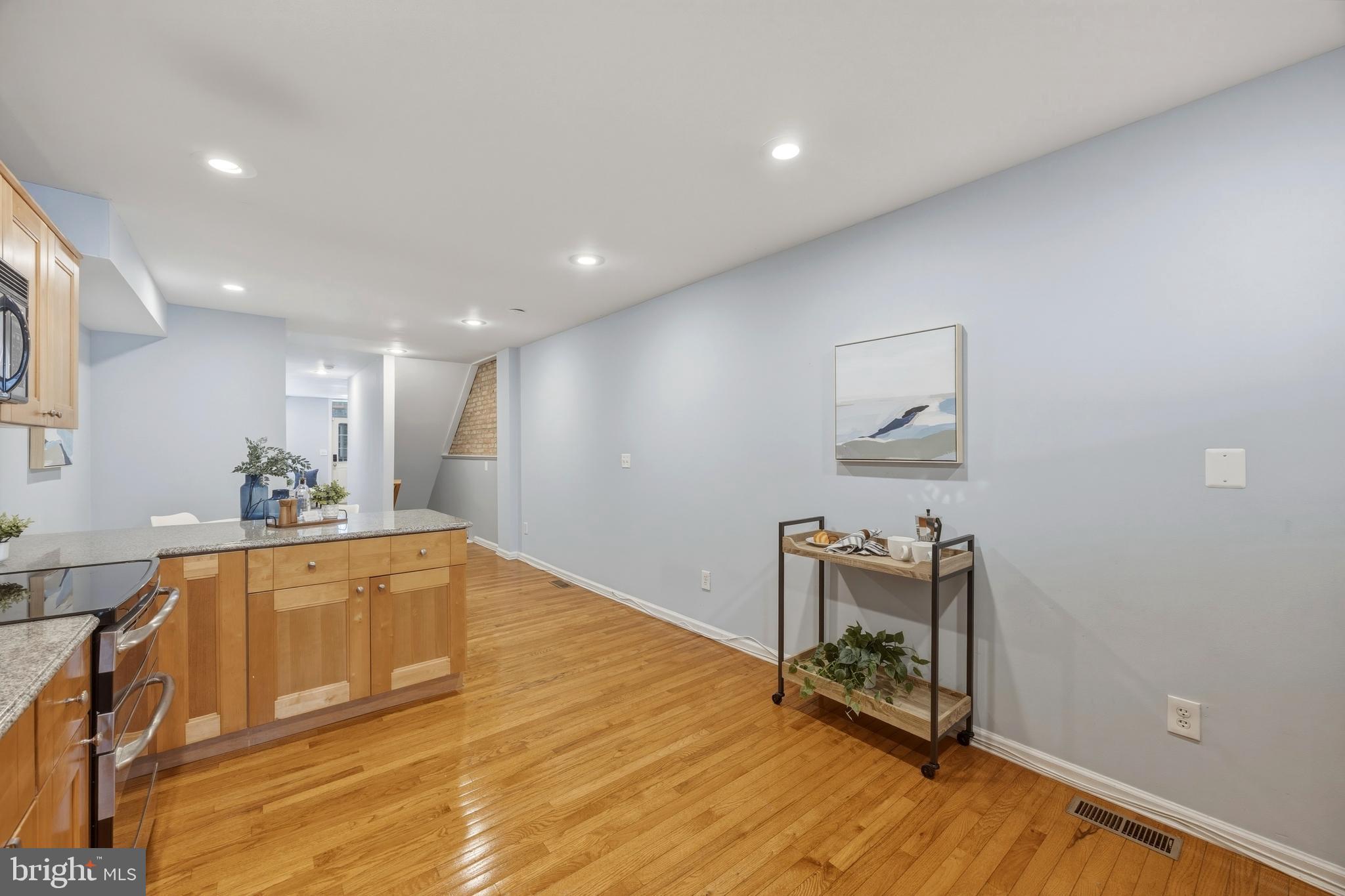 LOCUST POINT - Residential