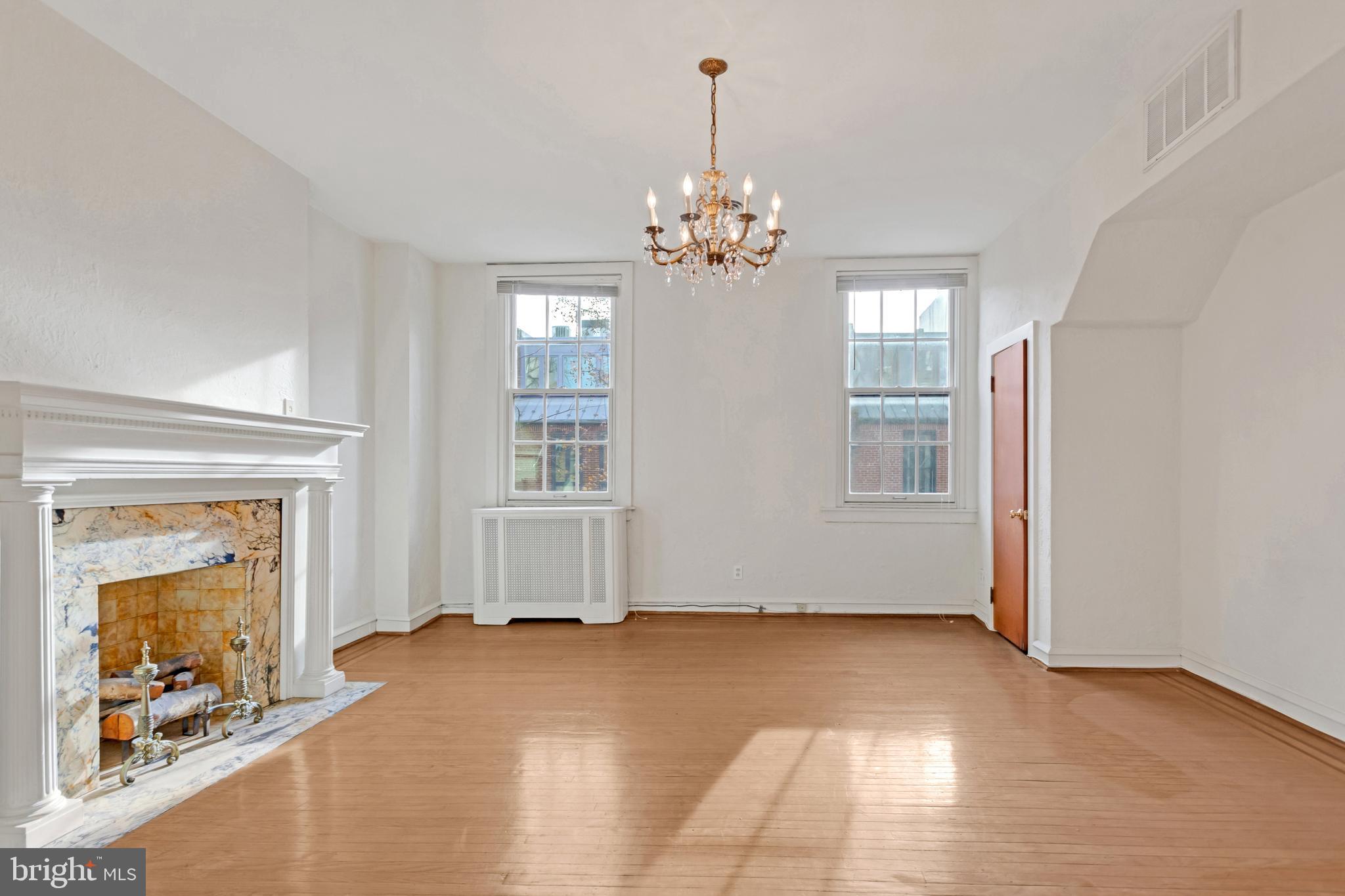 SOCIETY HILL - Residential