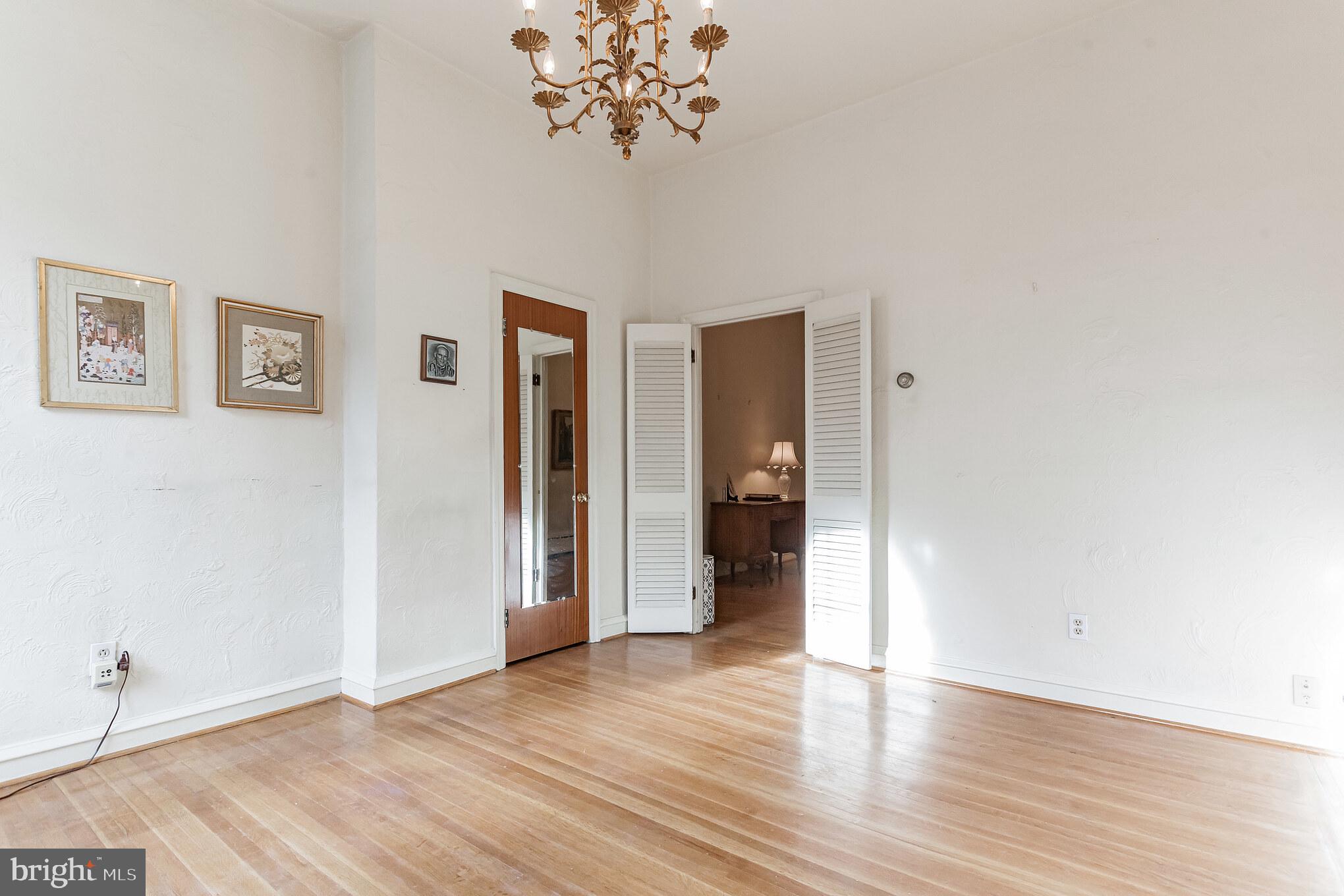 SOCIETY HILL - Residential