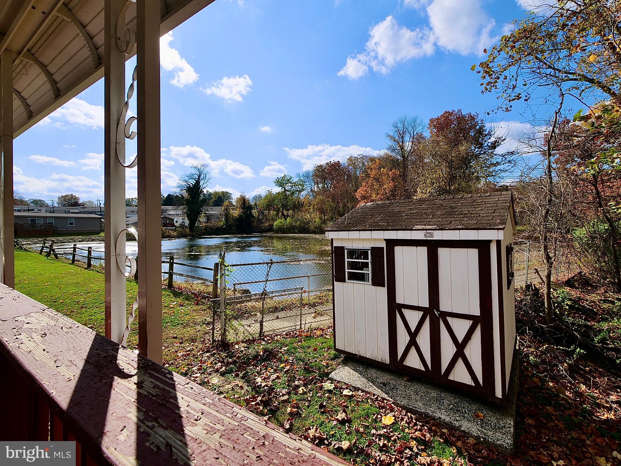 VILLAGE GREEN - Residential
