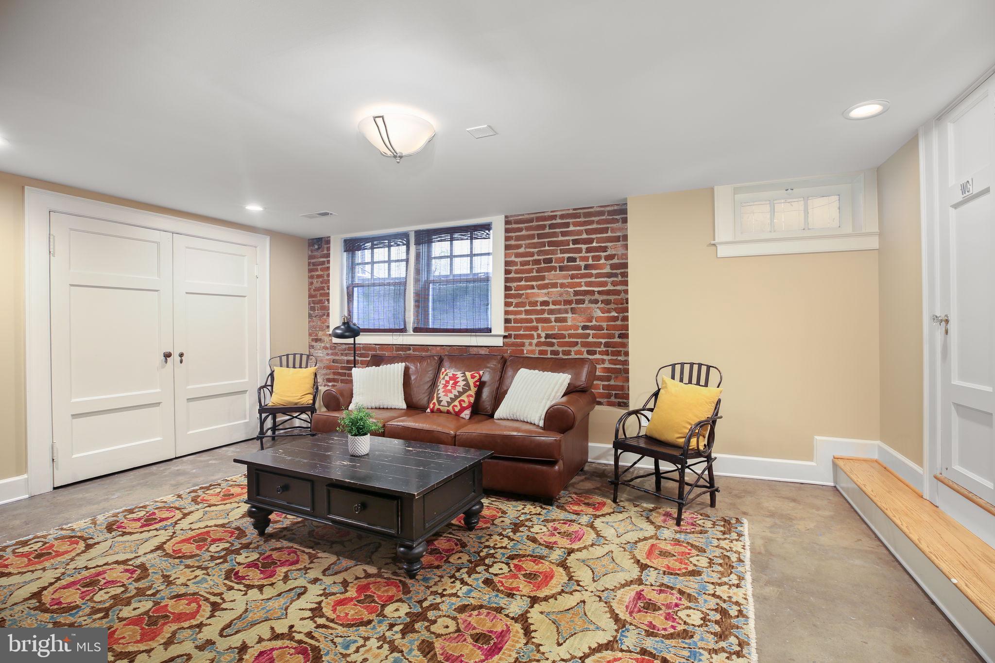 DOWNTOWN FREDERICKSBURG - Residential