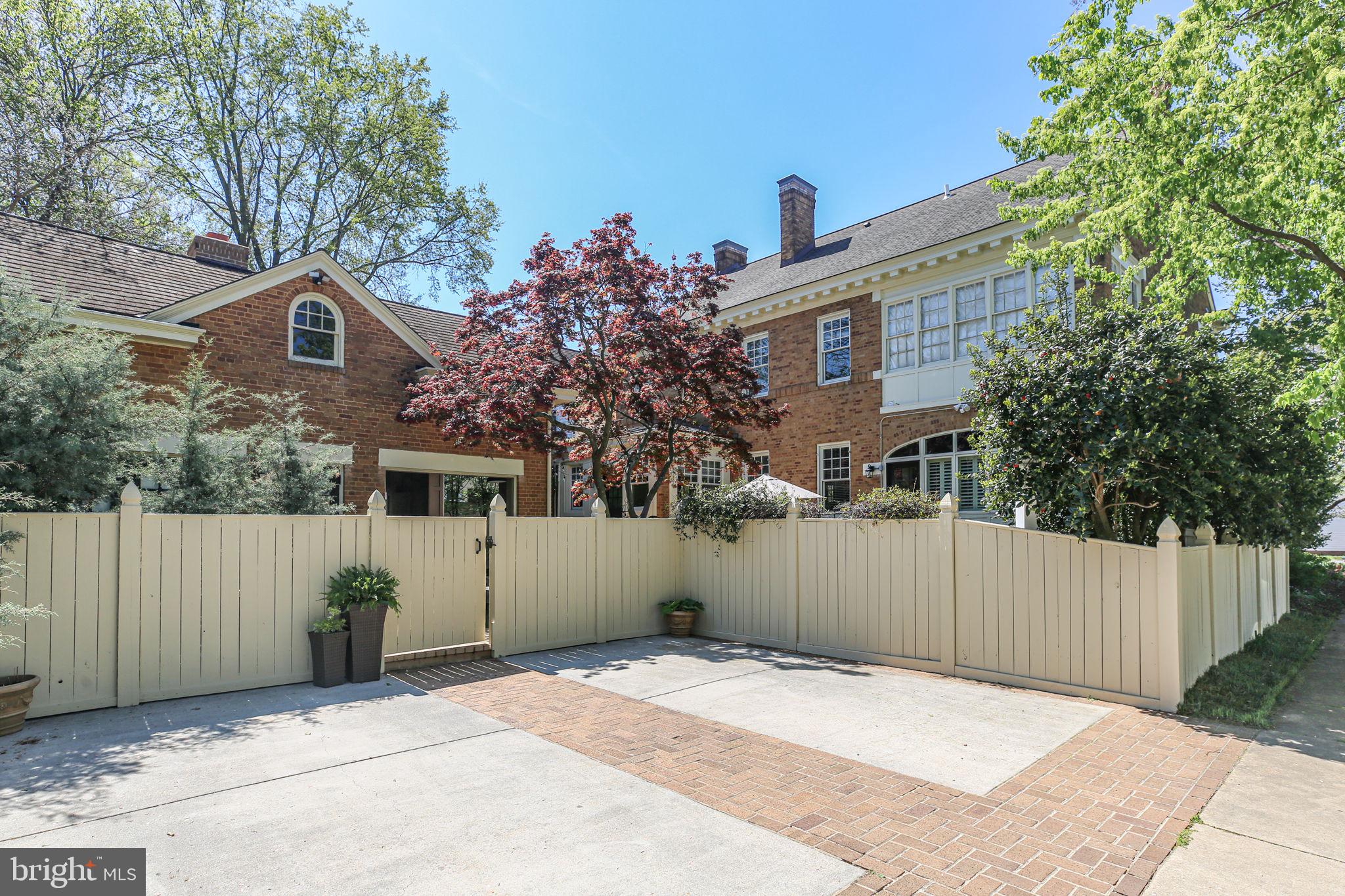 DOWNTOWN FREDERICKSBURG - Residential