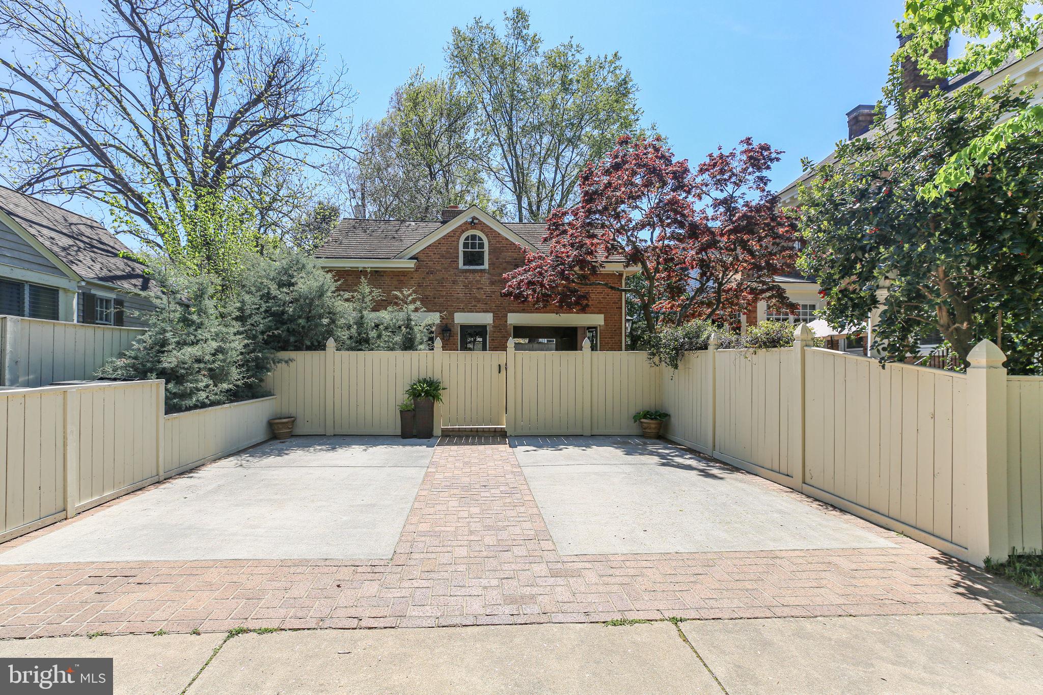 DOWNTOWN FREDERICKSBURG - Residential