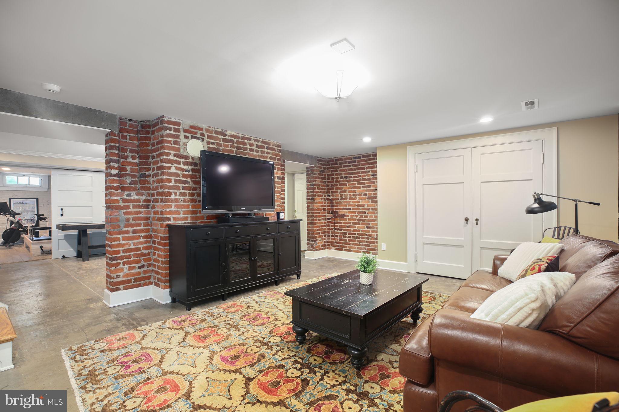 DOWNTOWN FREDERICKSBURG - Residential