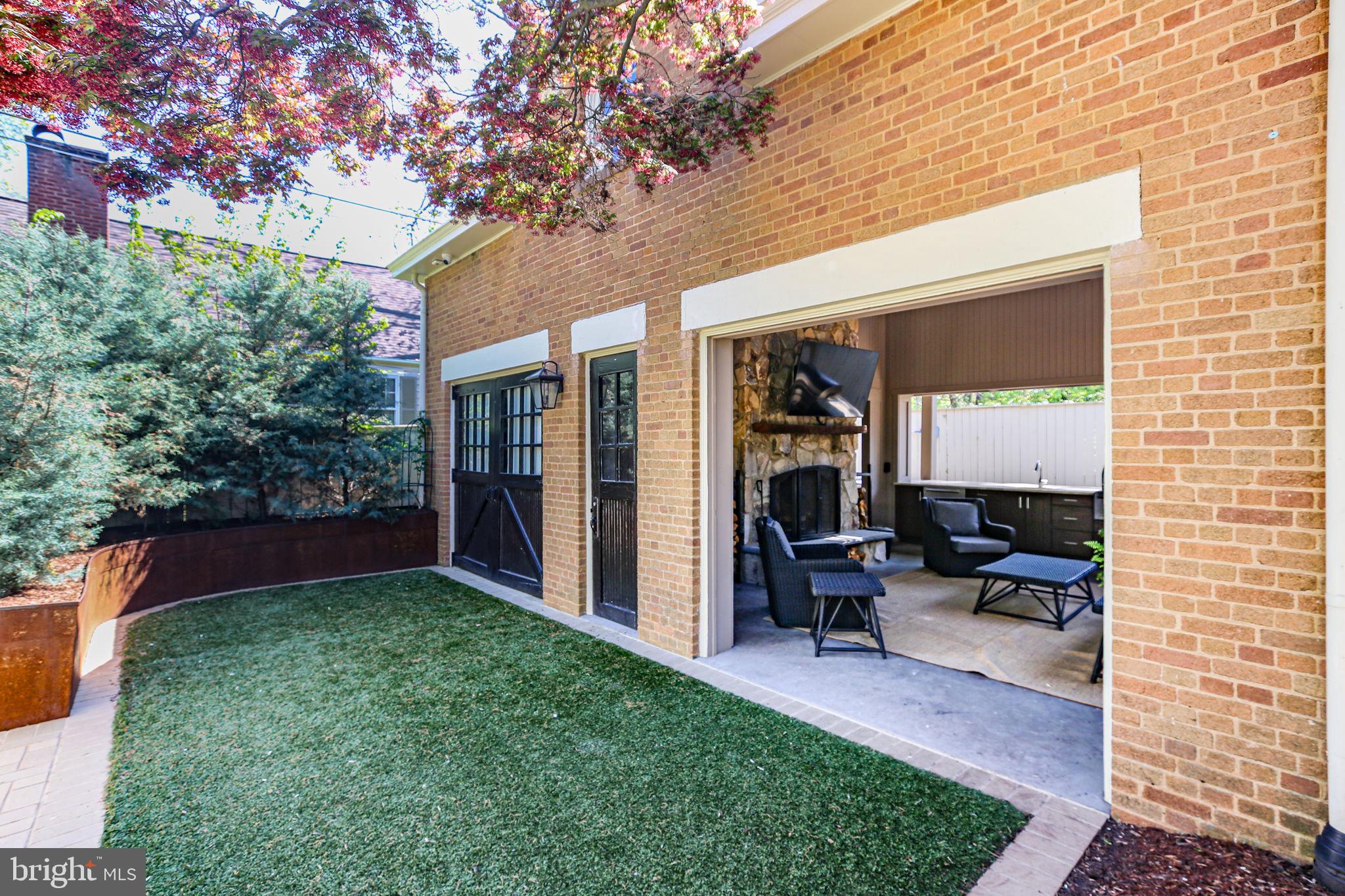 DOWNTOWN FREDERICKSBURG - Residential